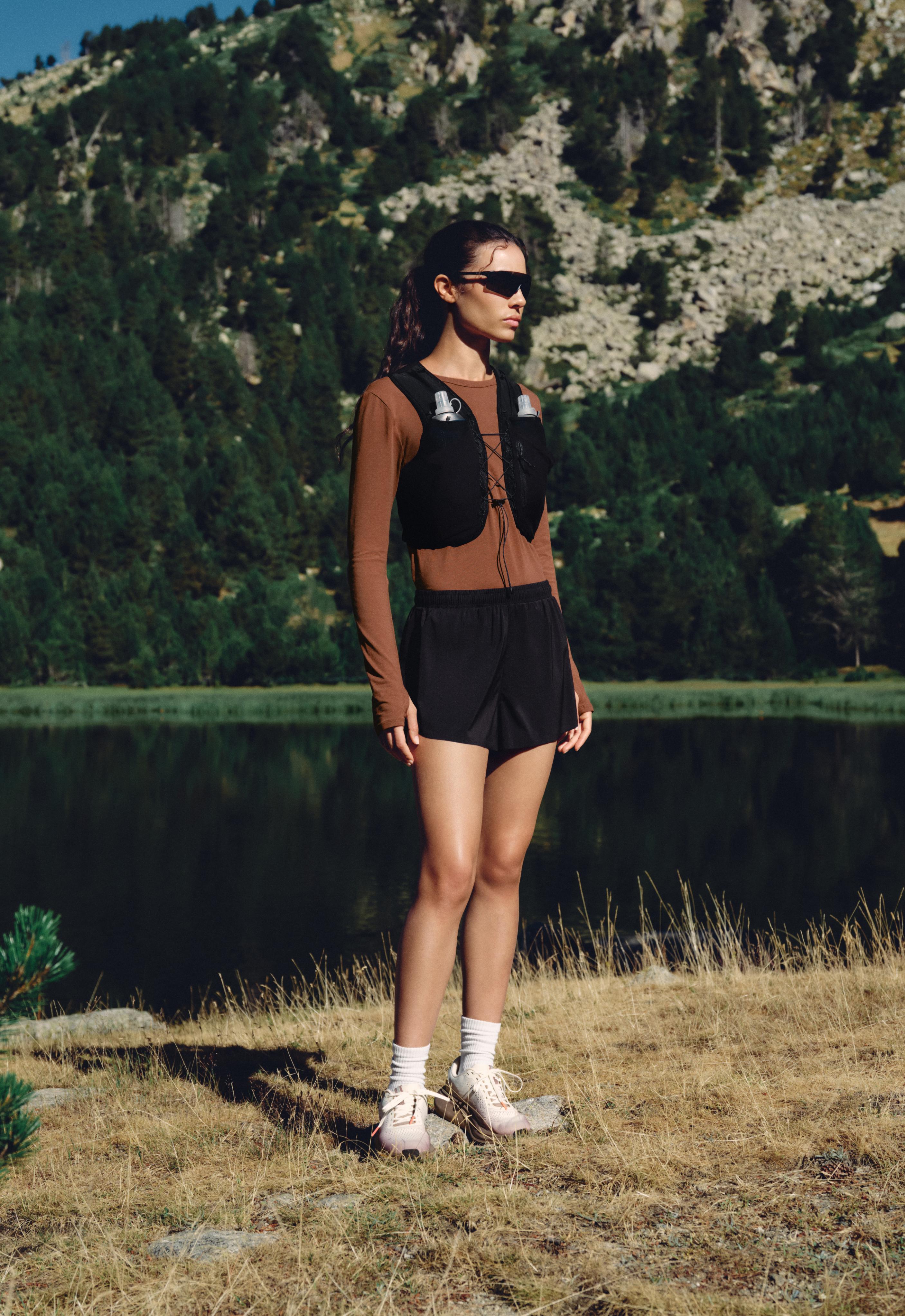 6cm low-rise technical shorts — BLACK