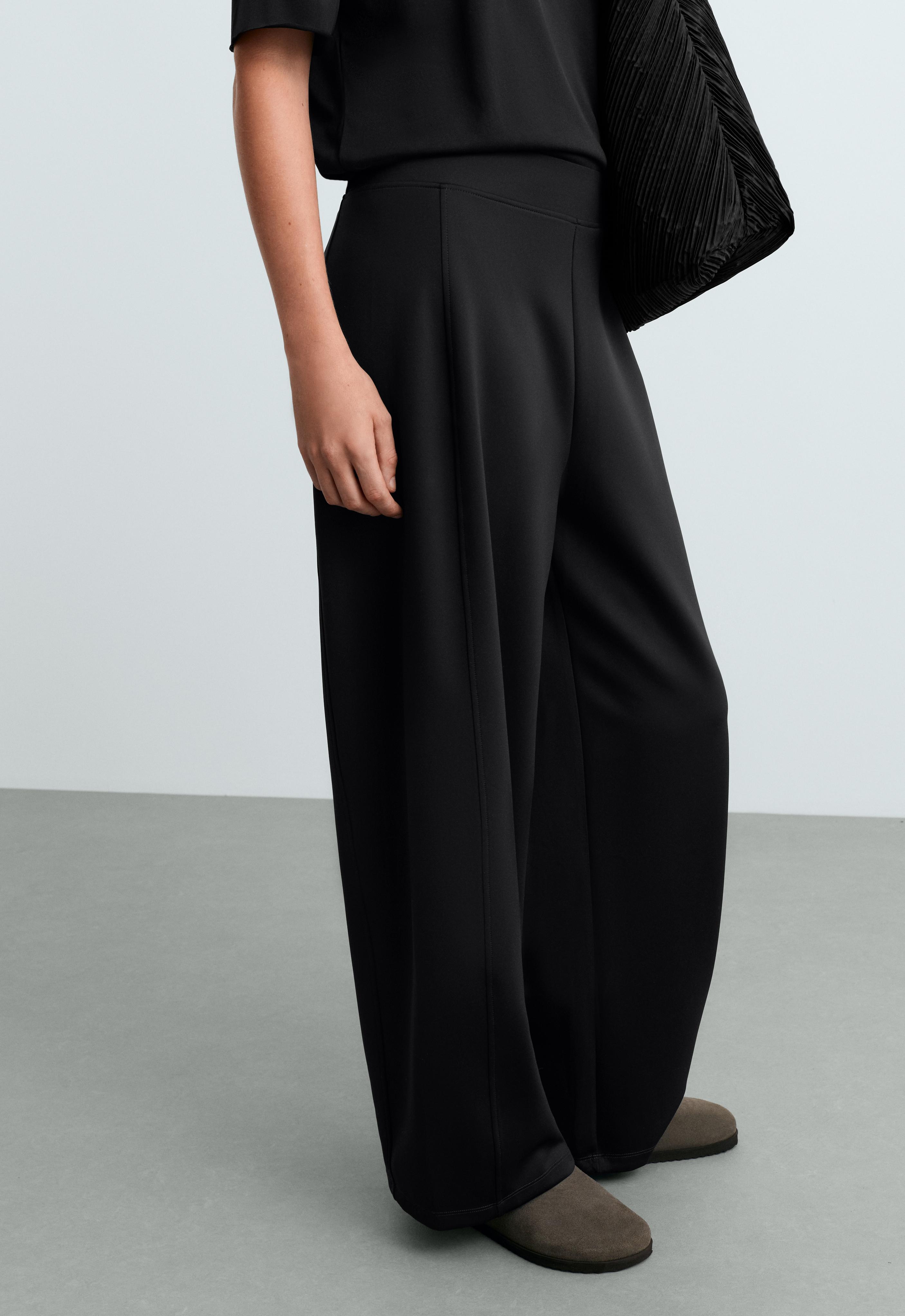 Neoprene-effect high rise cocoon trousers Neoprene-effect high rise cocoon trousers