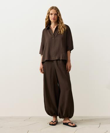 Oversize short-sleeve 100% linen polo shirt — DARK BROWN 2