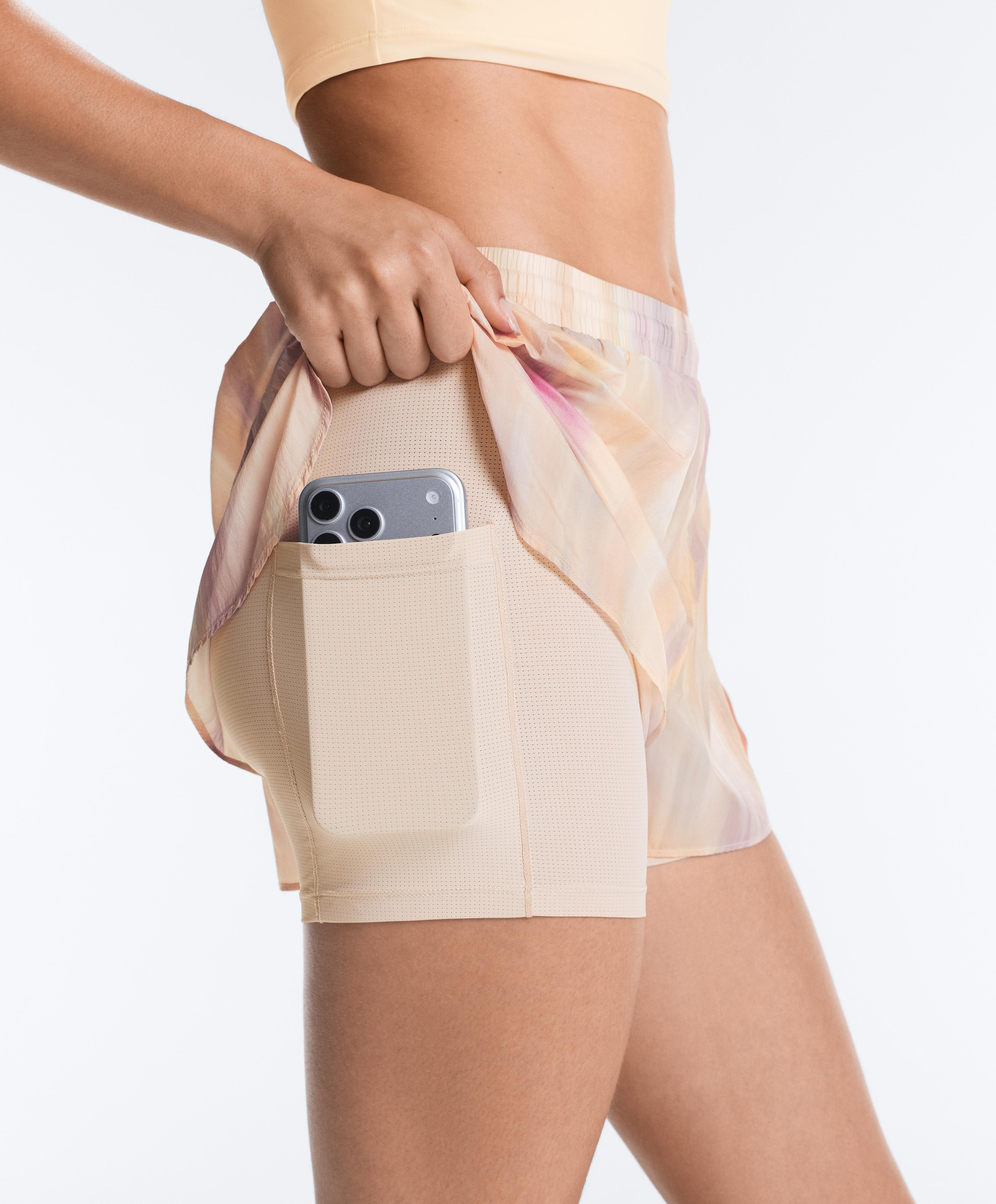 2-in-1 tie-dye mid rise technical shorts — VANILLA