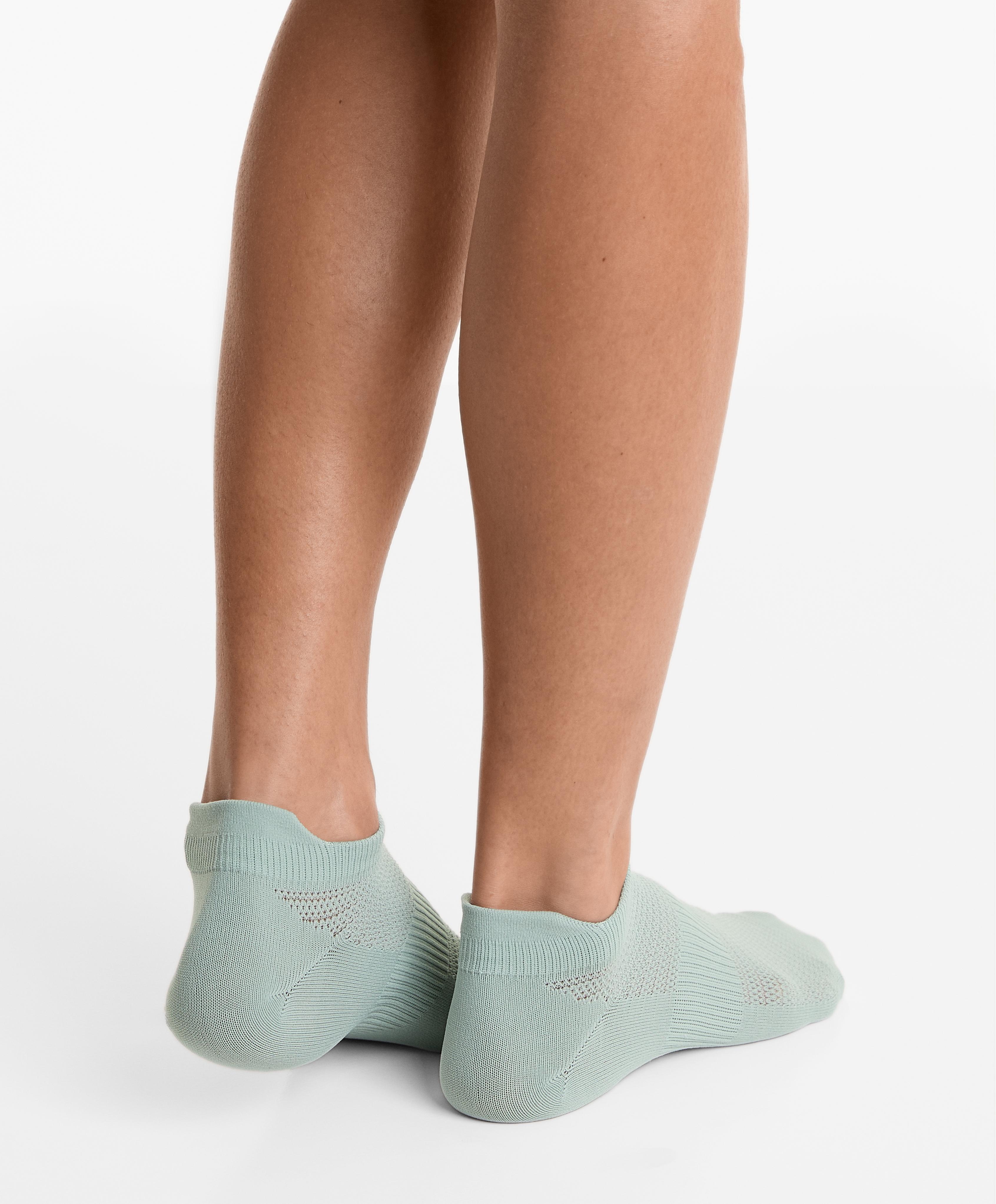 3 ζευγάρια αθλητικές κάλτσες με γλωσσίδα από μείγμα πολυαμιδίου - Εκπτώσεις 3 ζευγάρια αθλητικές κάλτσες με γλωσσίδα από μείγμα πολυαμιδίου - Εκπτώσεις