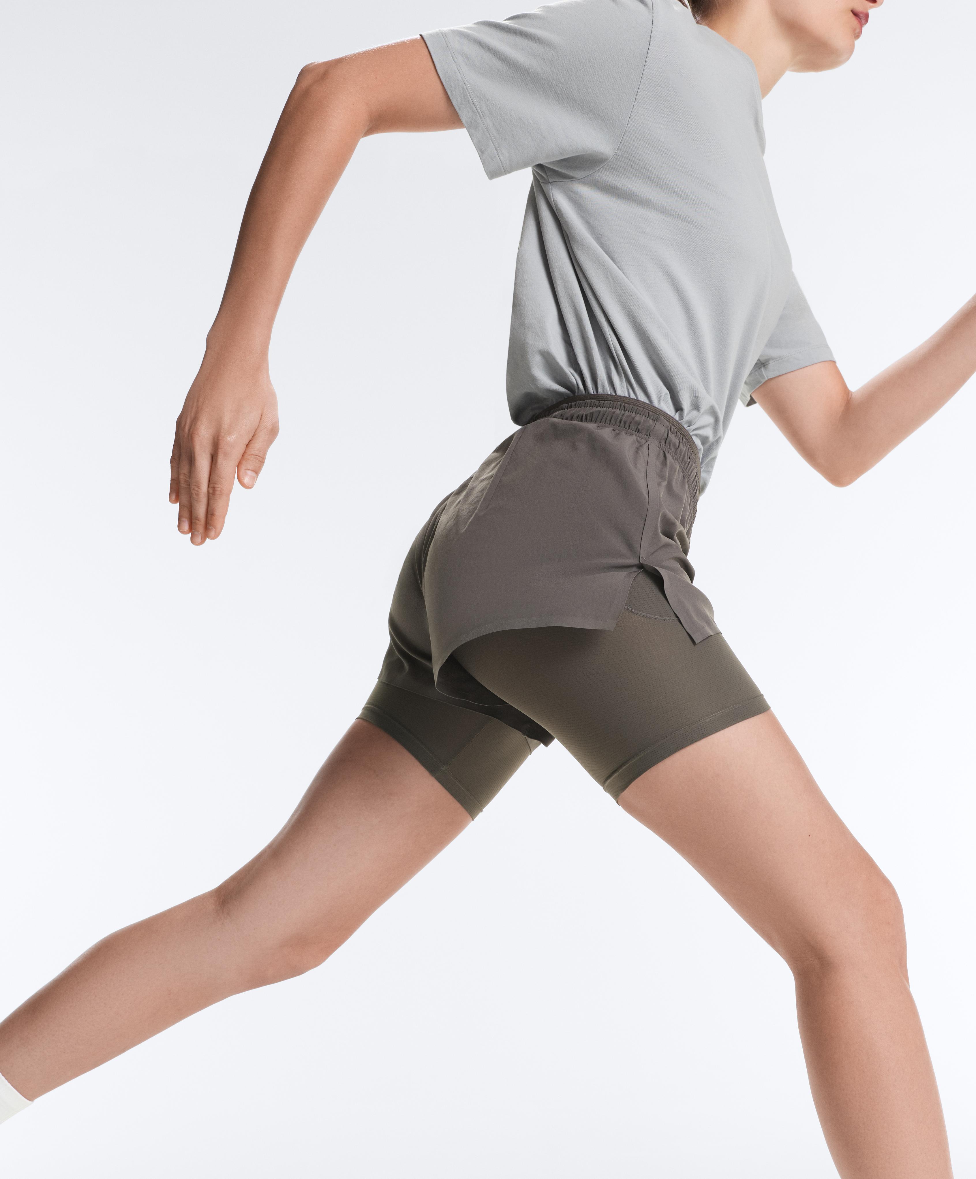 Mid rise 2-in-1 technical shorts — CHARCOAL GREY