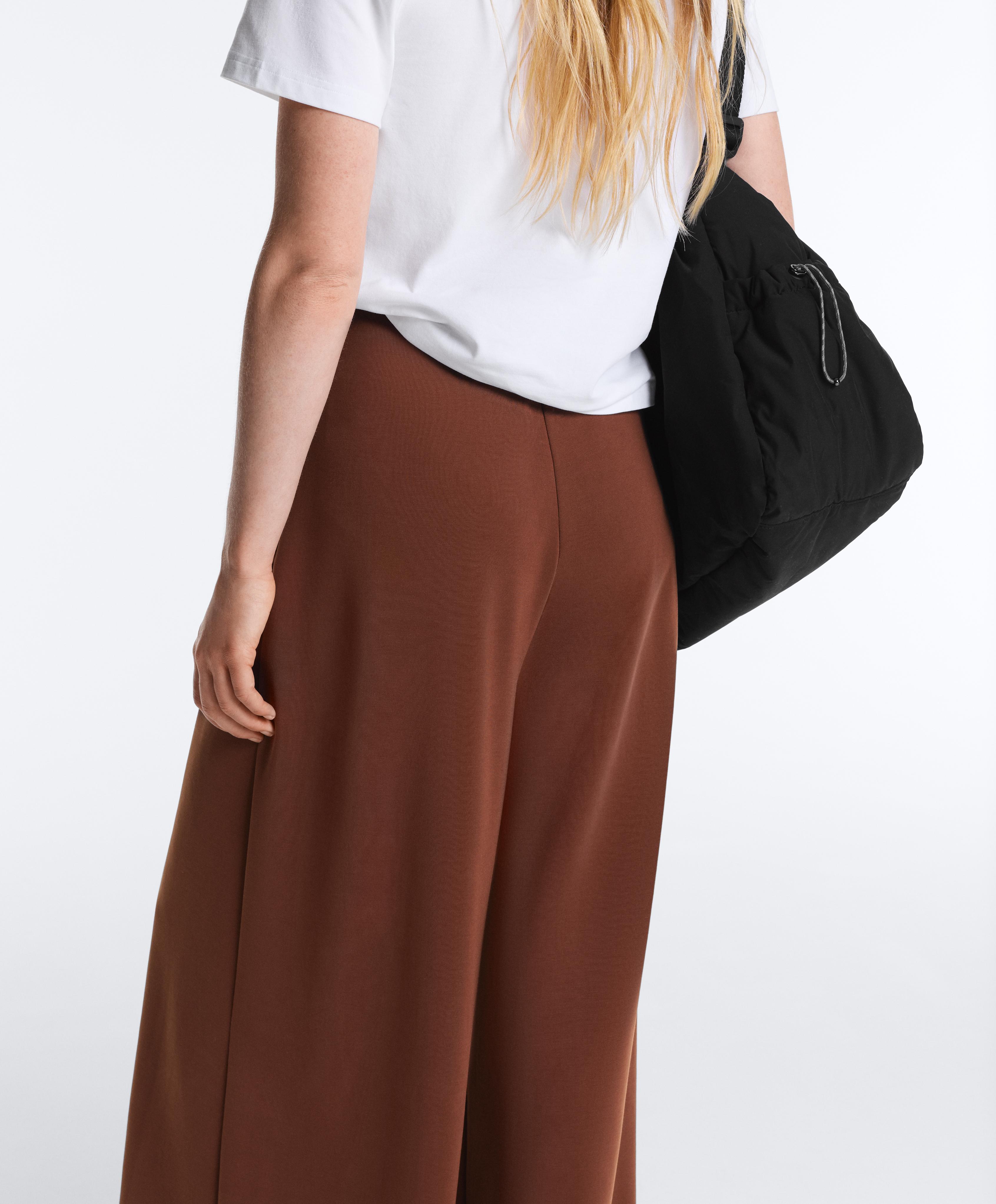 Lange Hose mit Falten und weichem Modal Lange Hose mit Falten und weichem Modal