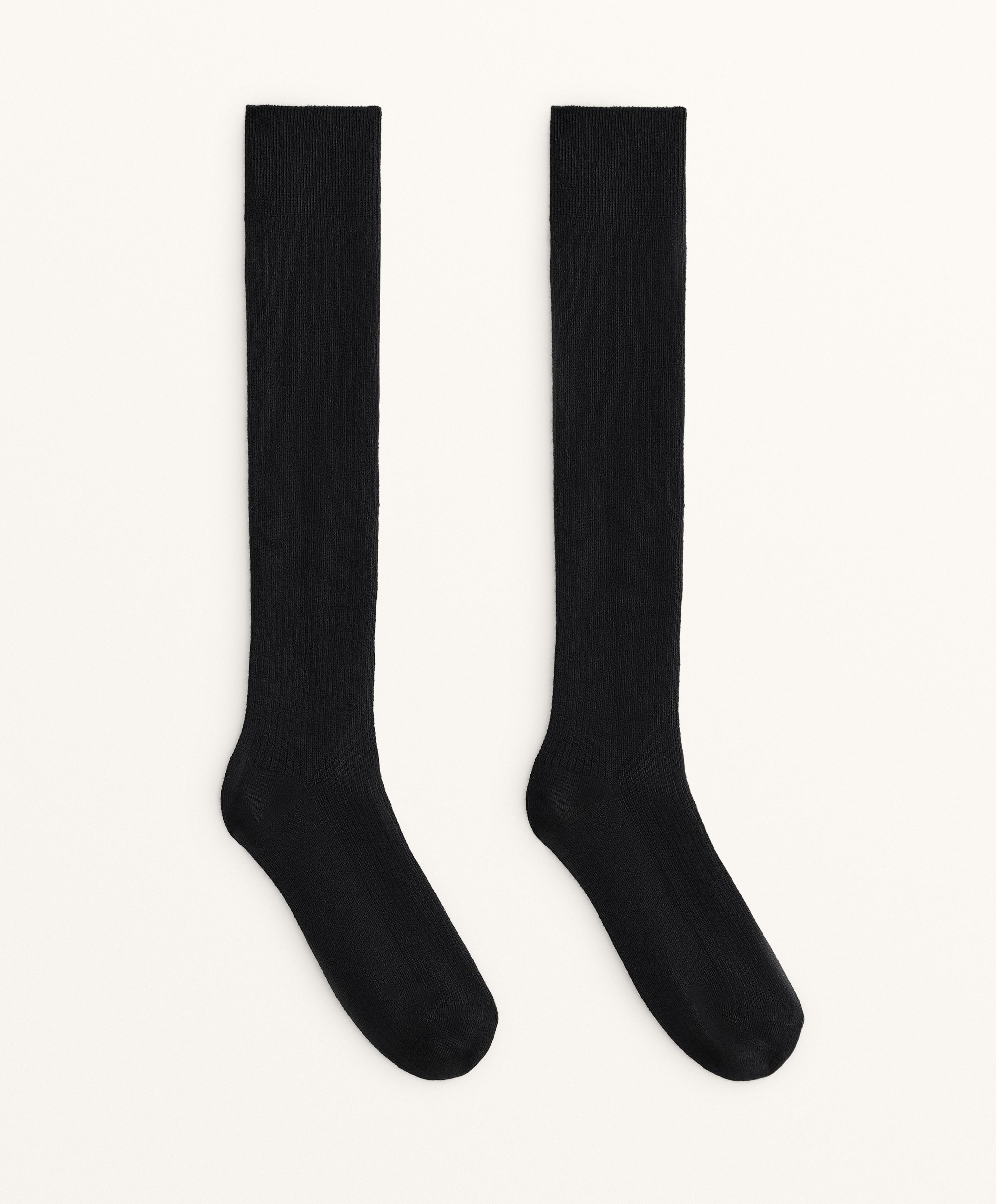 Lange Socken mit 15 % Cashmere und Modal-Mischgewebe Lange Socken mit 15 % Cashmere und Modal-Mischgewebe