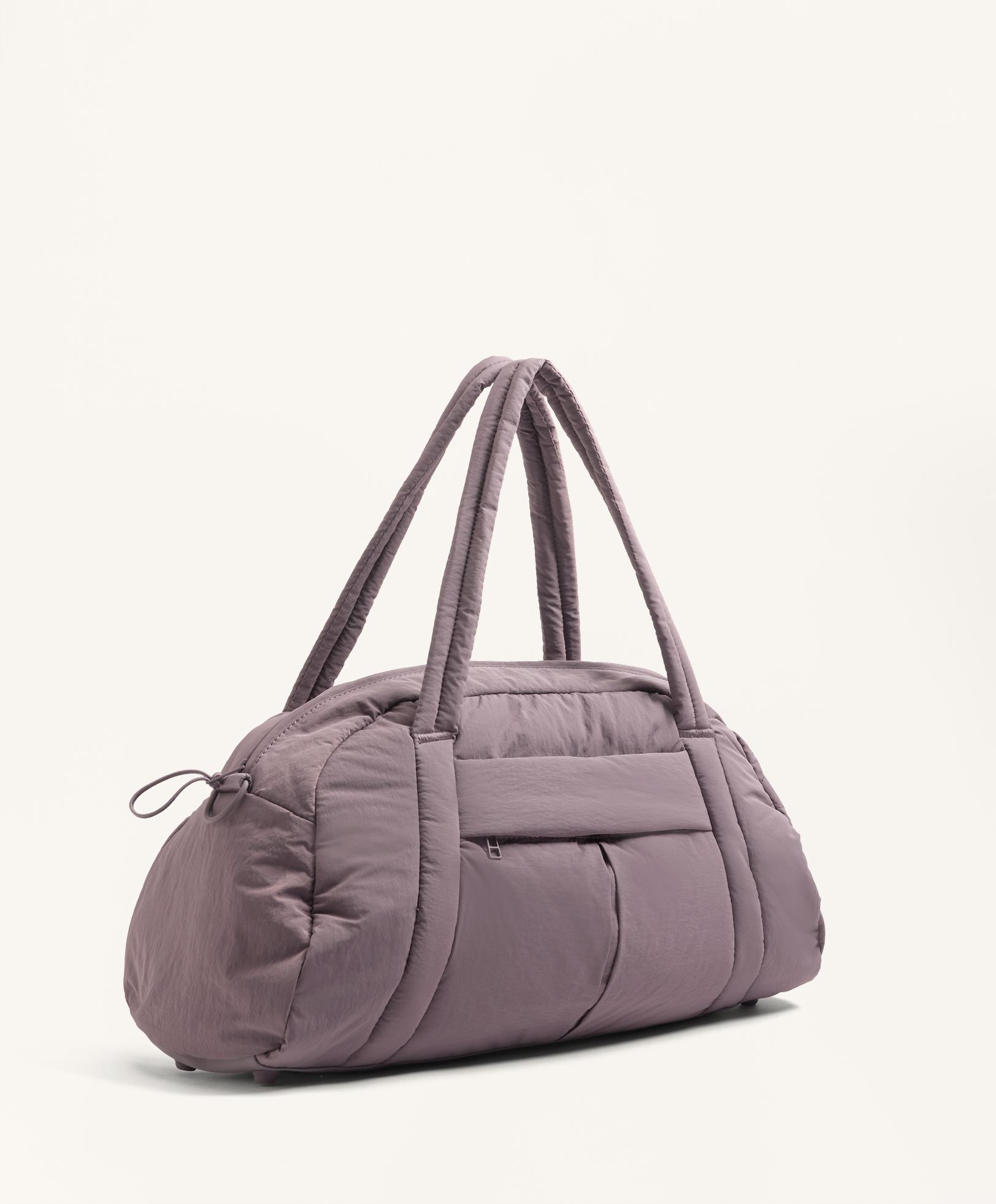 Технически капитониран спортен сак Технически капитониран спортен сак