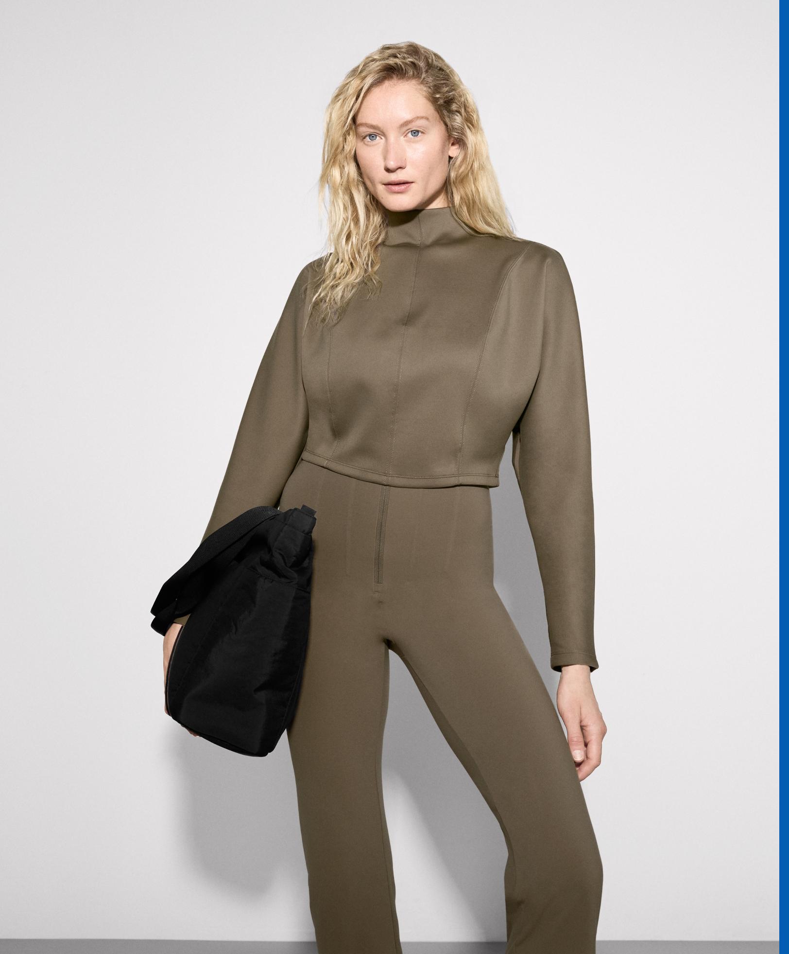 Sports shopper with thermal pocket