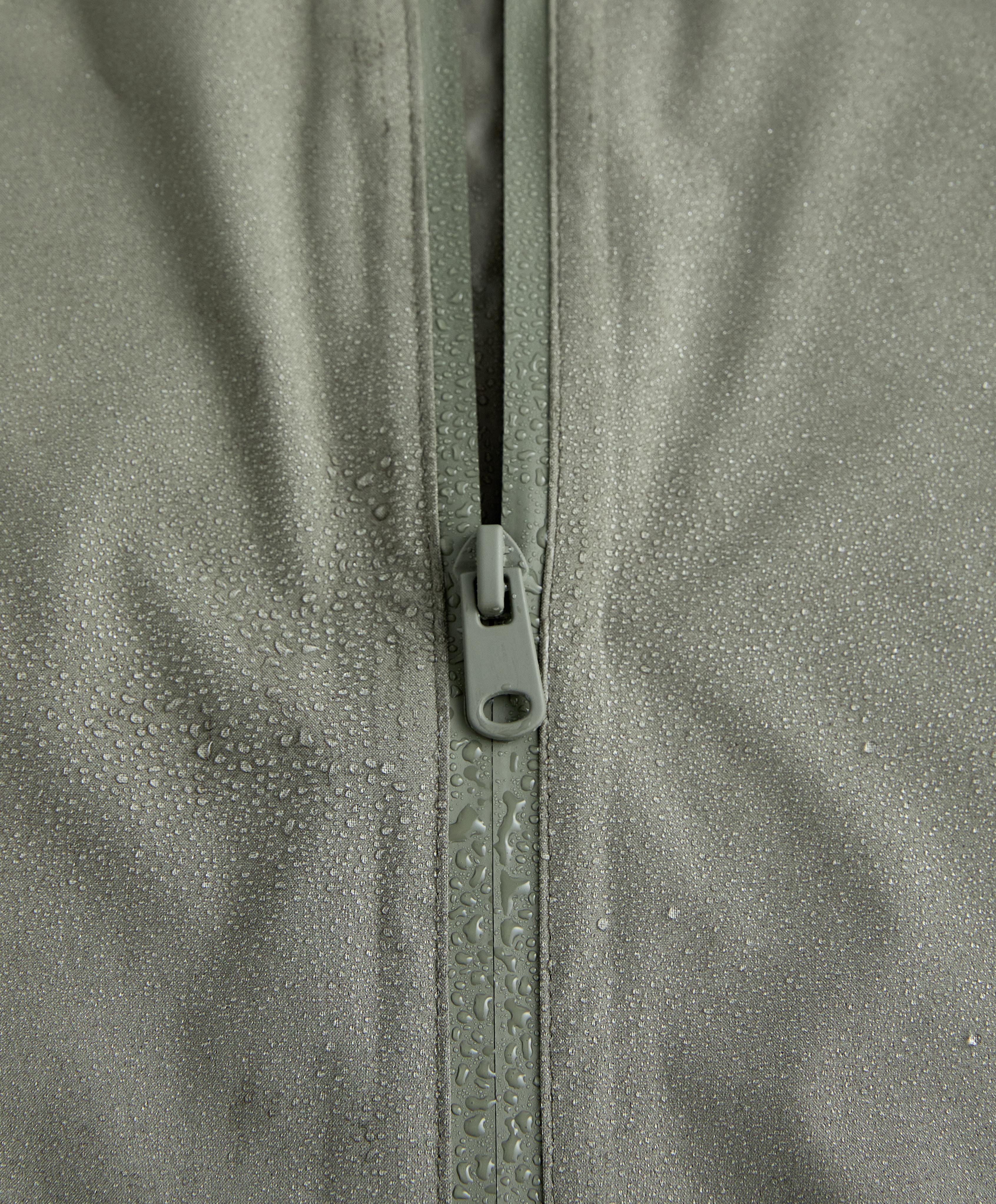 Super extra lightweight 10K waterproof packable long jacket