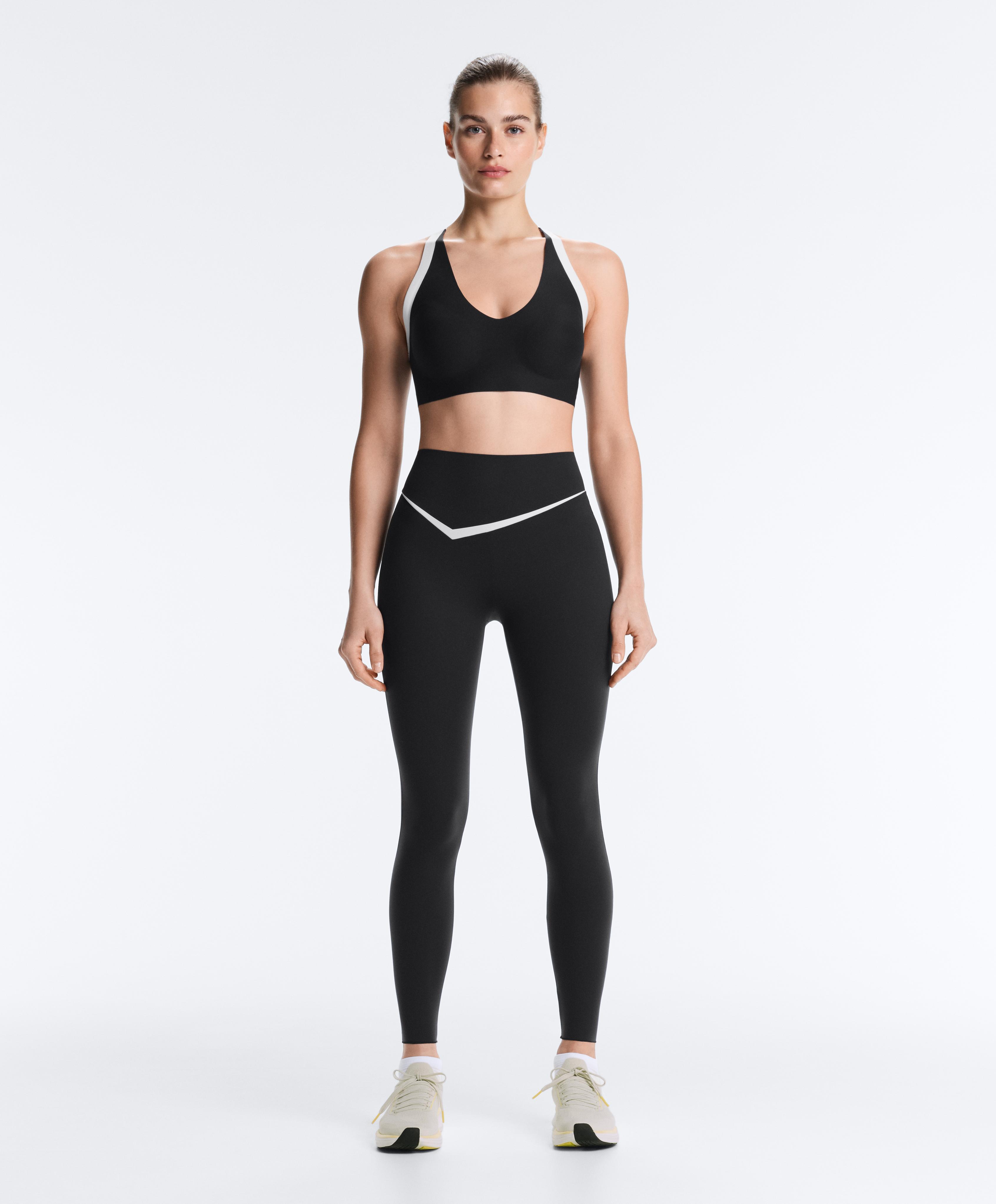 Perfect-adapt medium-support contrast sports bra — BLACK