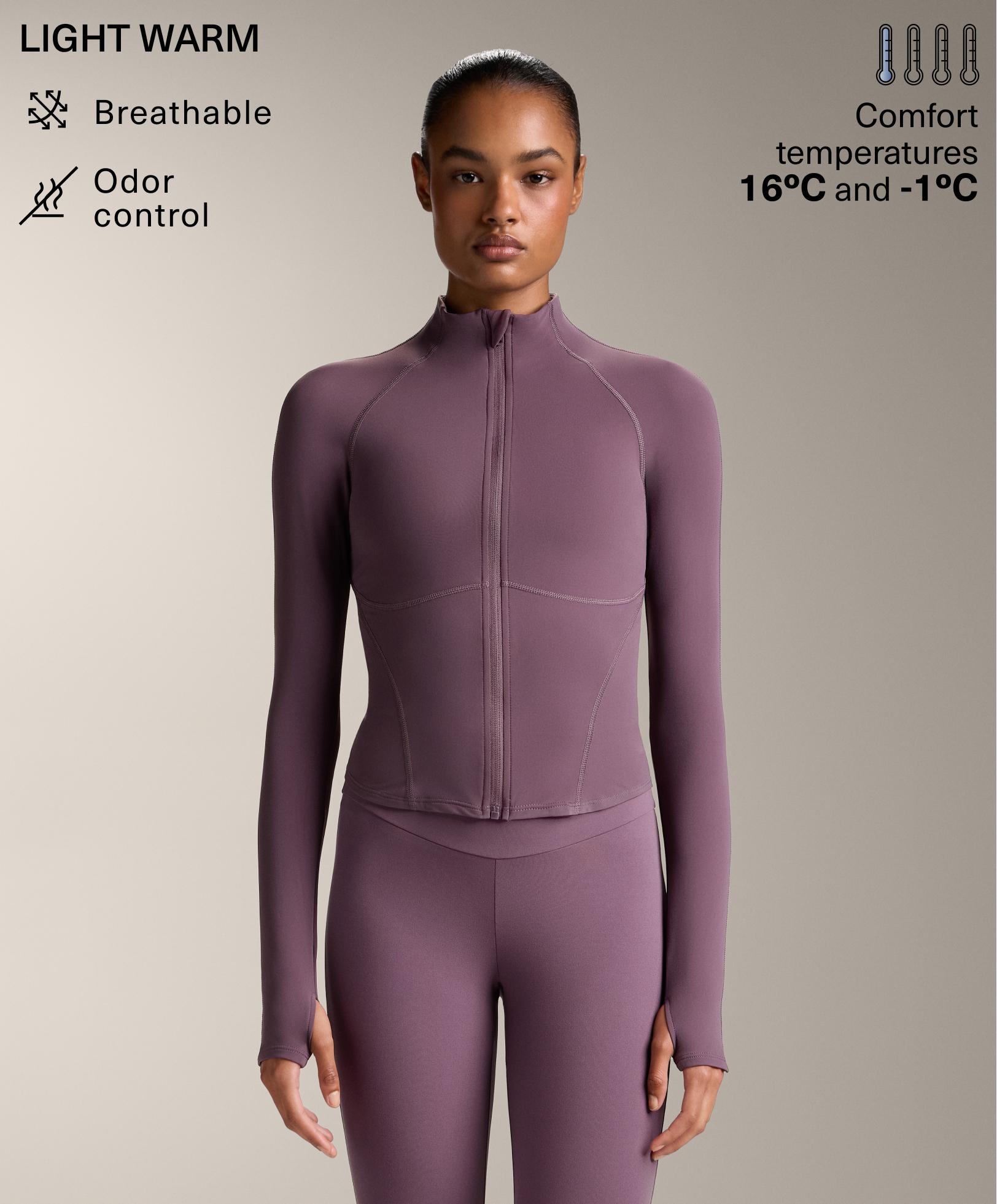 ז'קט טכני מבד חם קליל עם תיפורים ז'קט טכני מבד חם קליל עם תיפורים