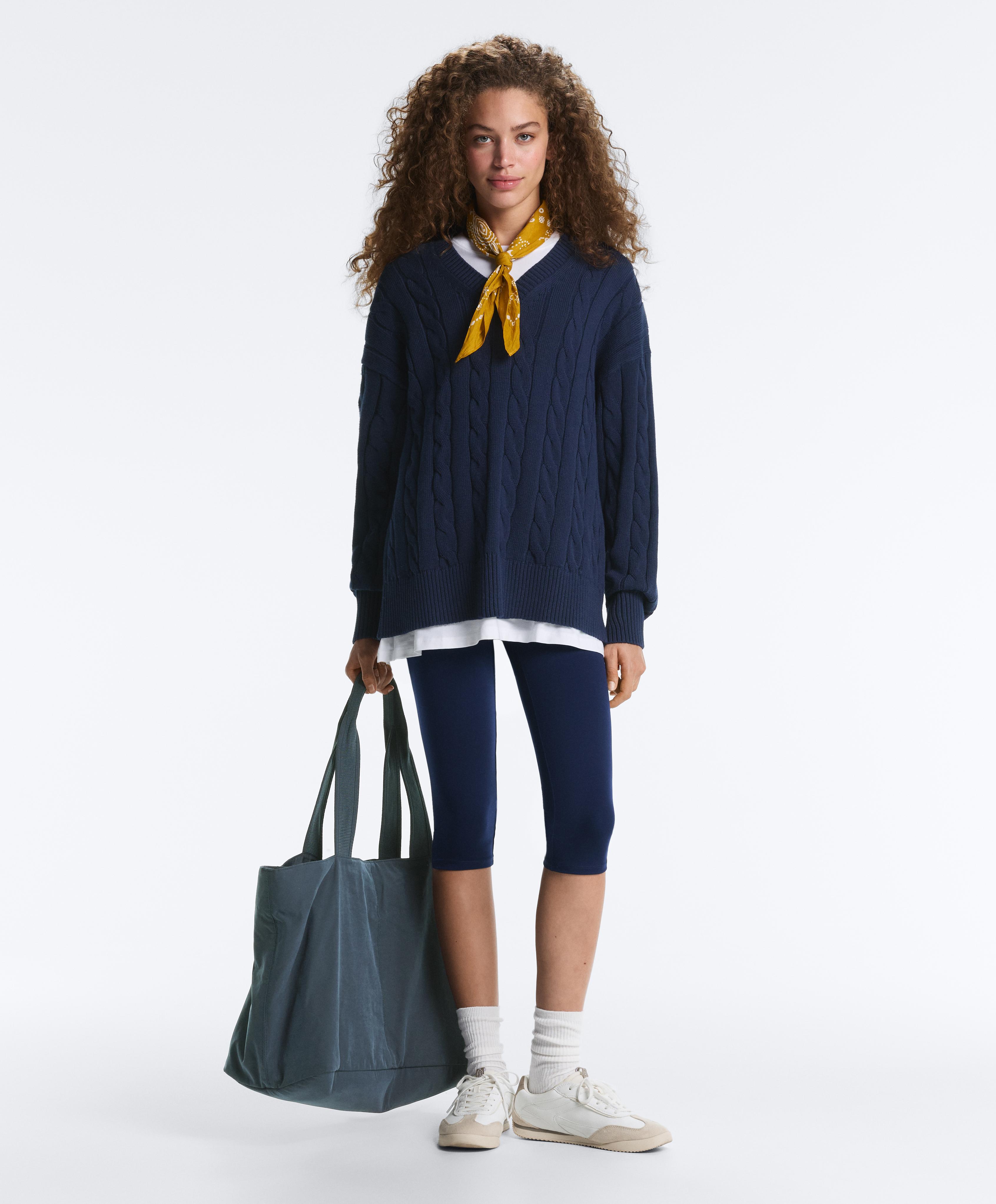 100% cotton cable knit V-neck jumper — NAVY BLUE