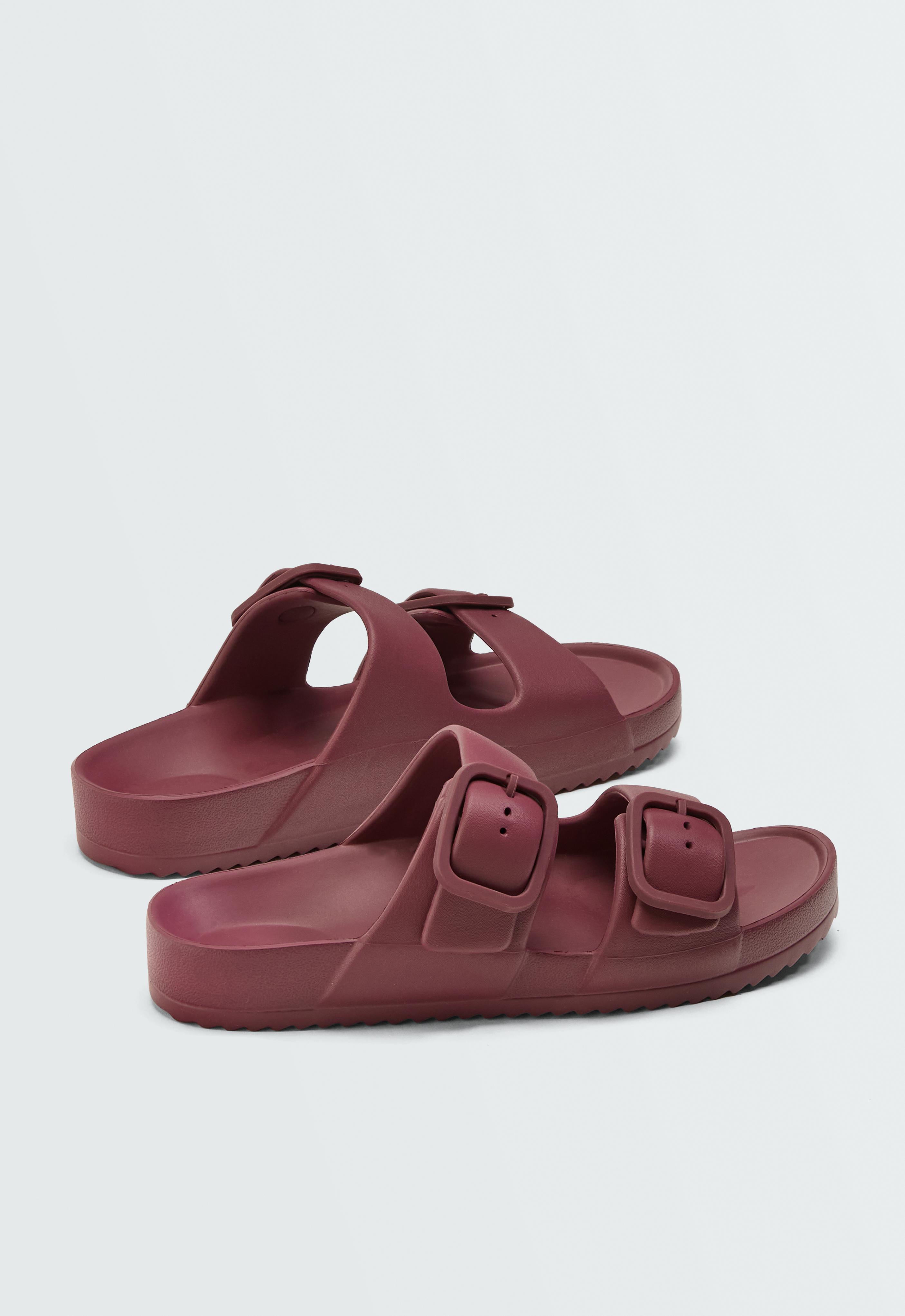 Buckle beach sandals — RASPBERRY