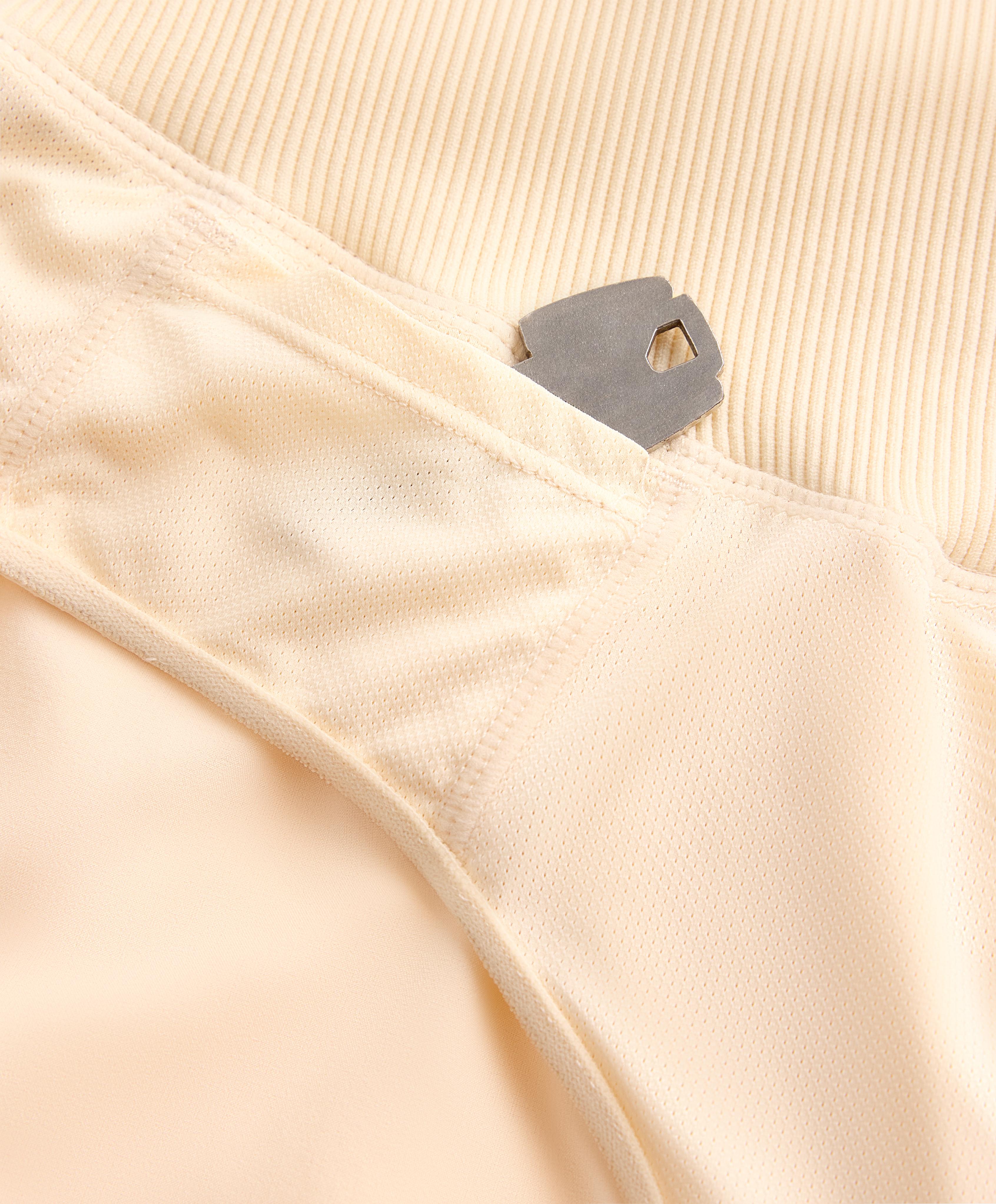 High-rise seamless technical shorts — VANILLA
