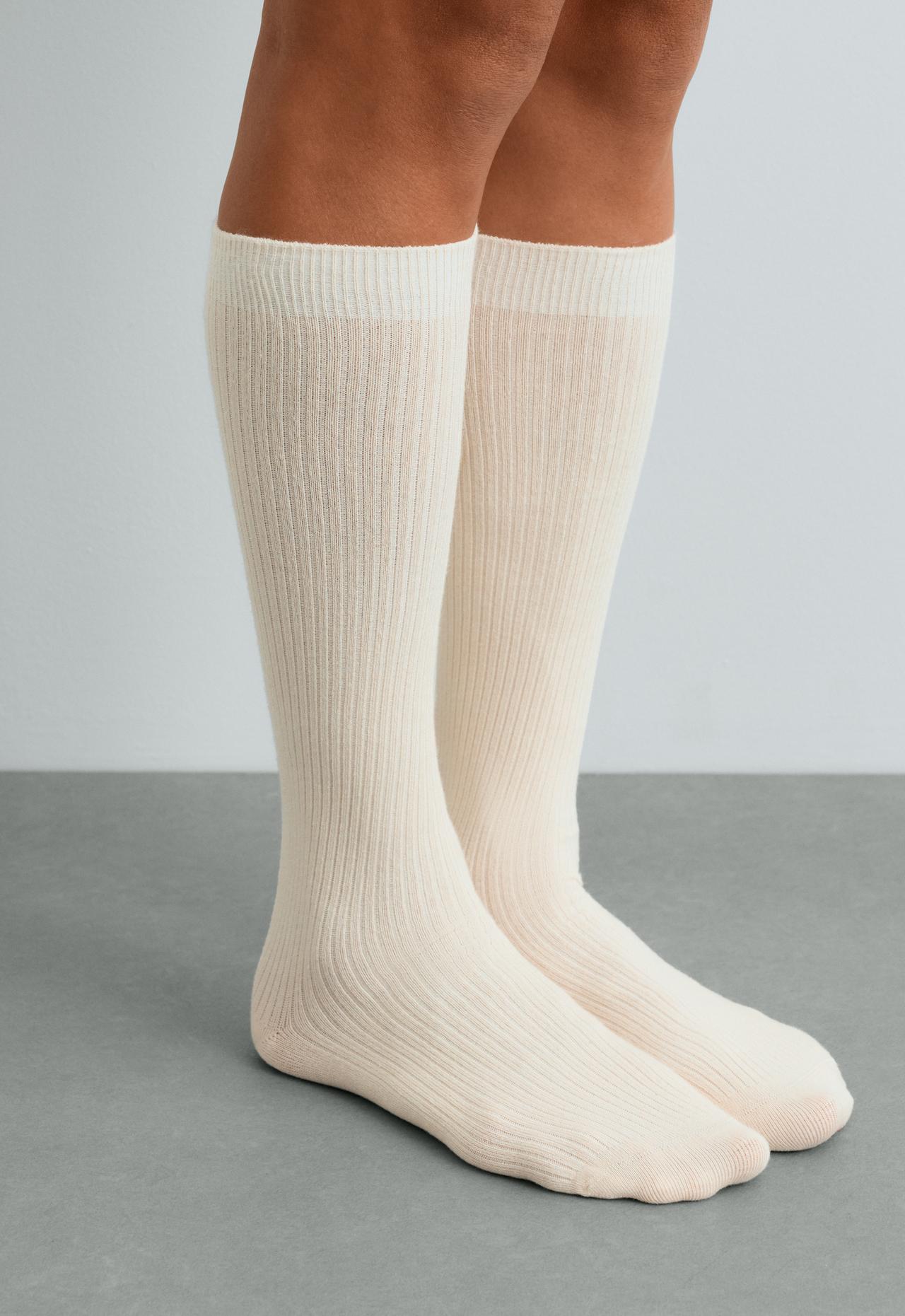 Long socks 61% modal 17% cashmere — ECRU