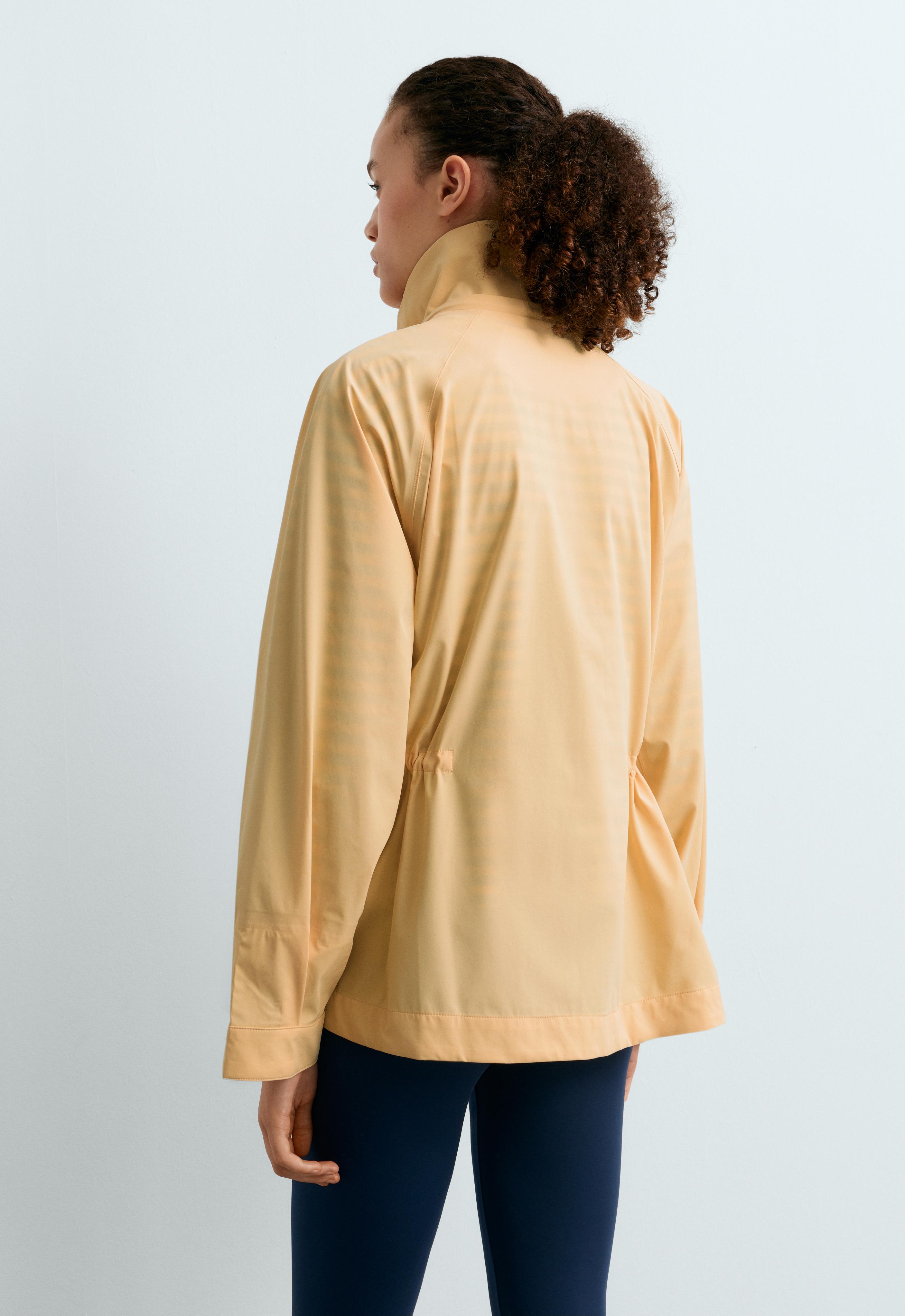 Extra lightweight 10k waterproof jacket — PALE YELLOW