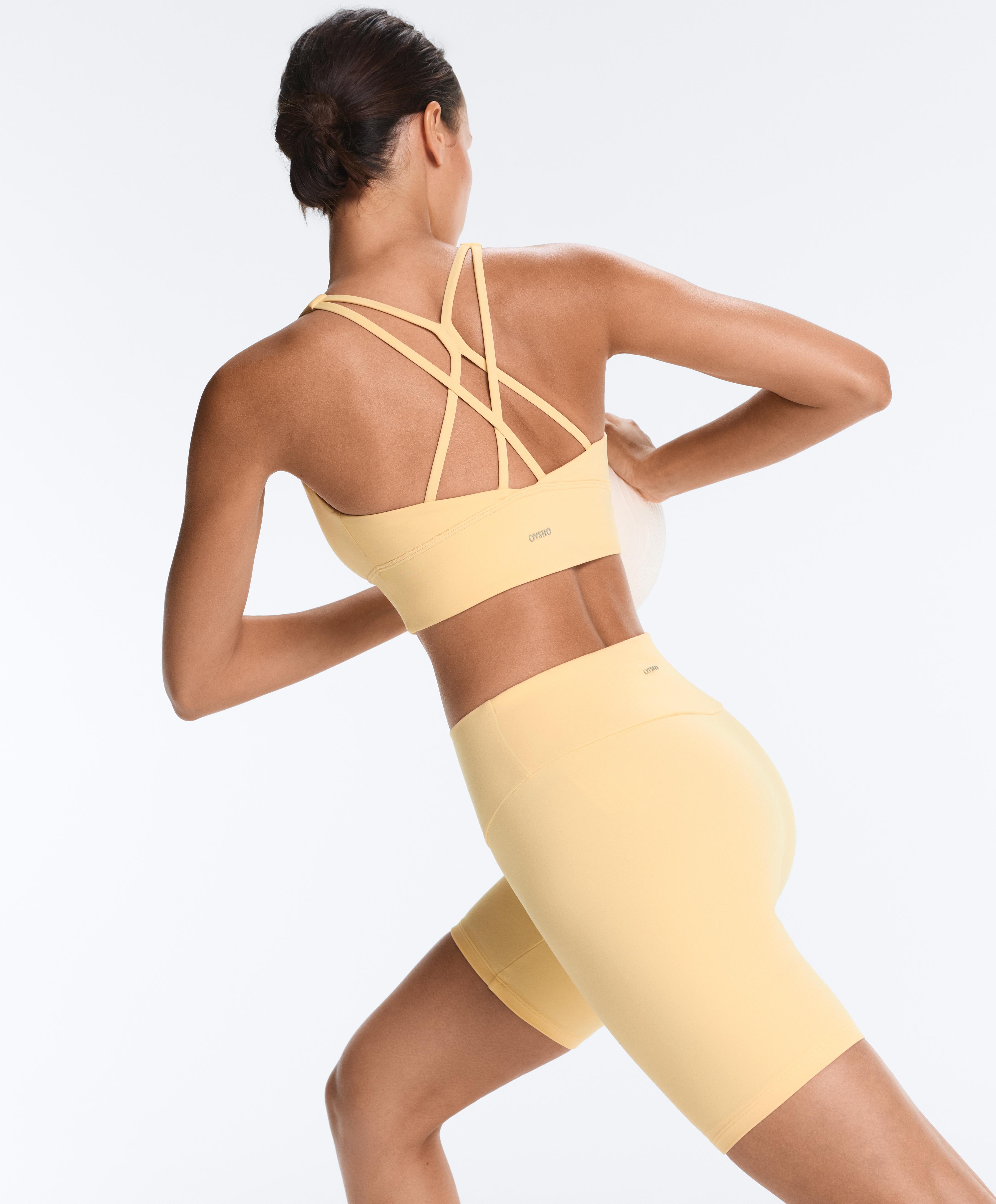 Medium-support Comfortlux sports bra with cups — PALE YELLOW
