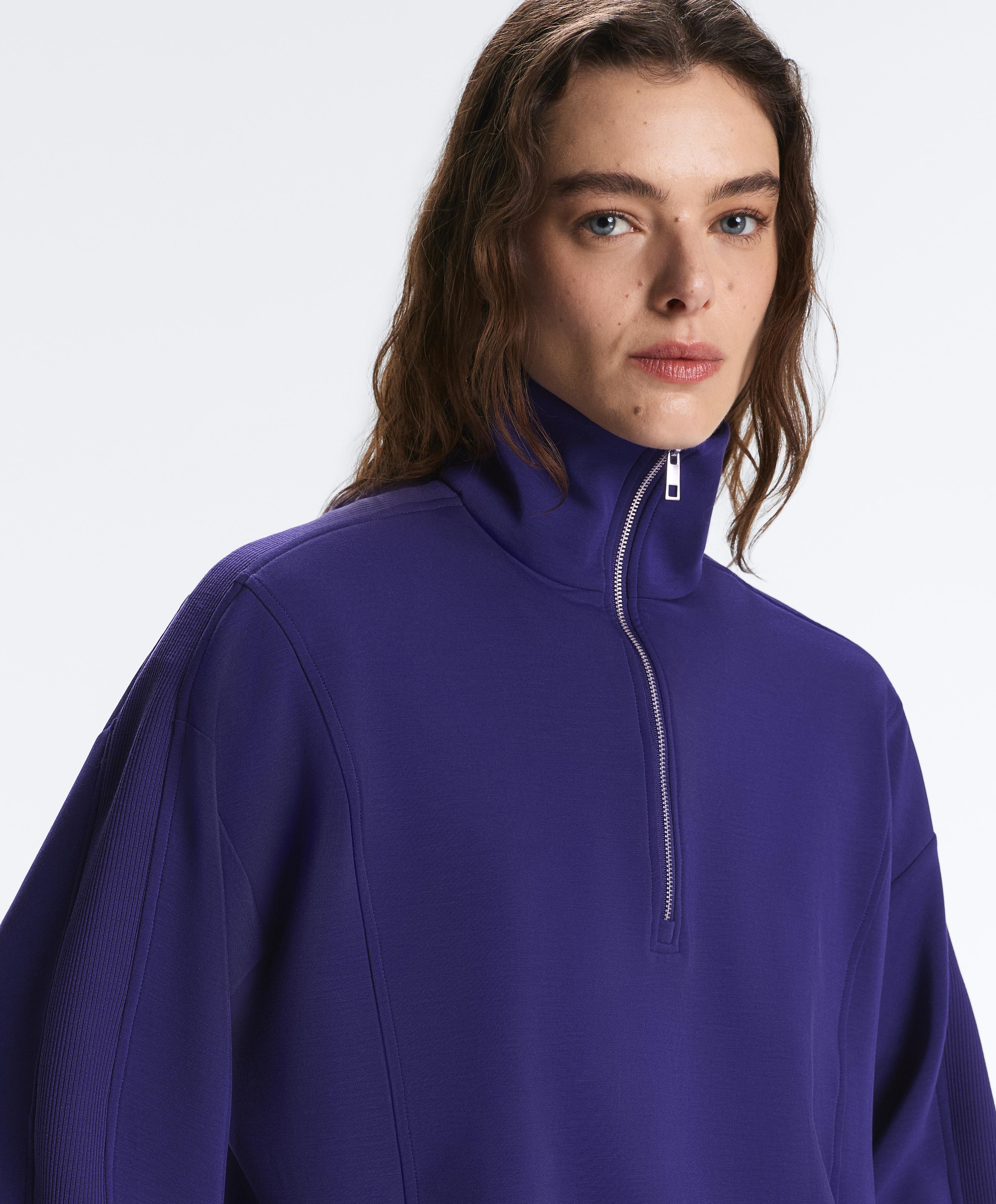 سويت شيرت بسحاب نصفي من المودال ممشط سويت شيرت بسحاب نصفي من المودال ممشط