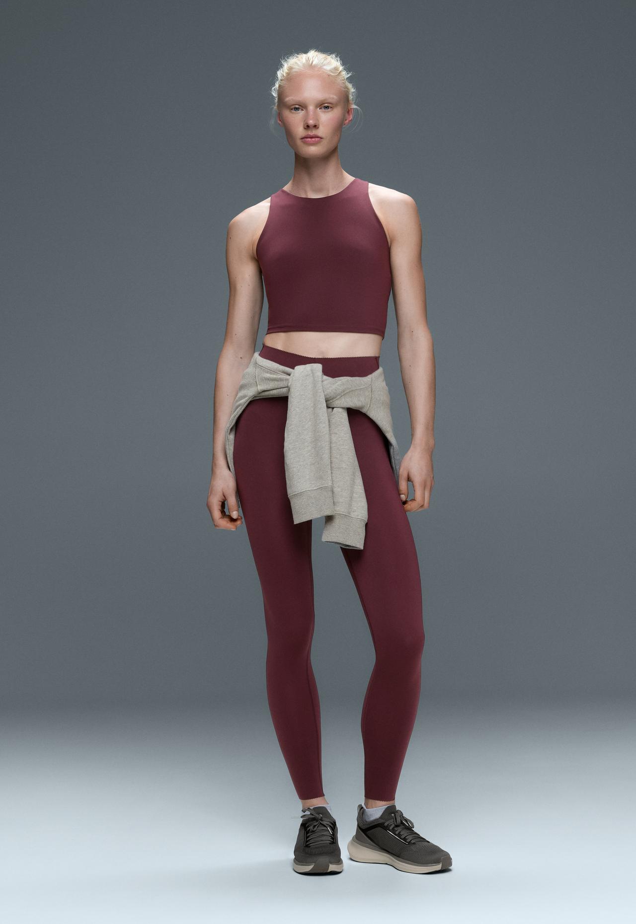 Compressive halter tank top — BURGUNDY