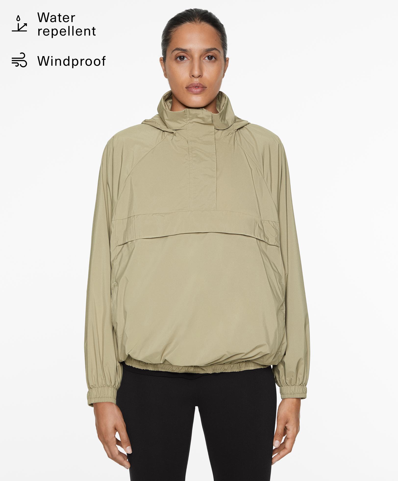 Water-repellent kangaroo windbreaker