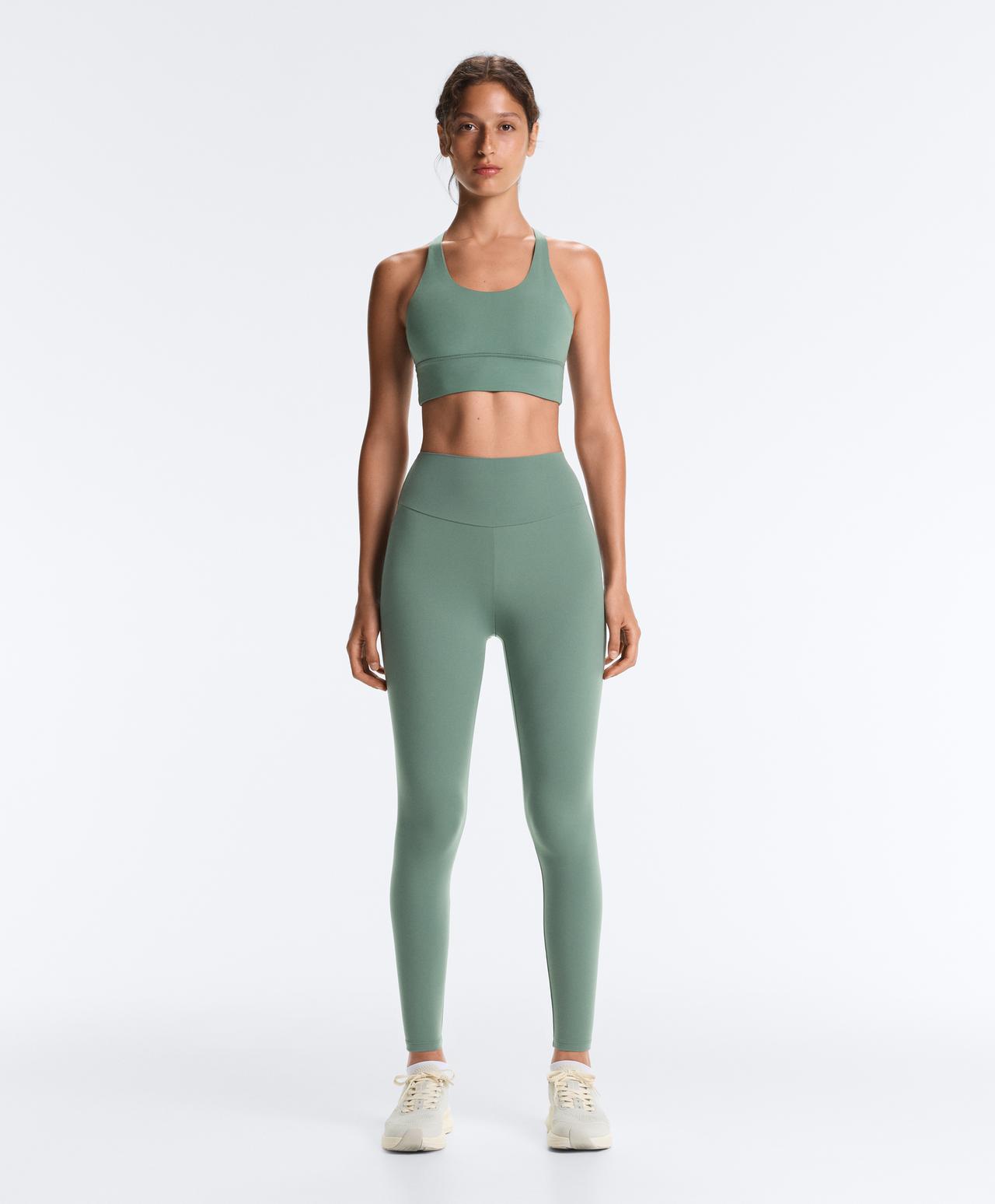 Medium support Comfortlux sports bra with cup — GREEN