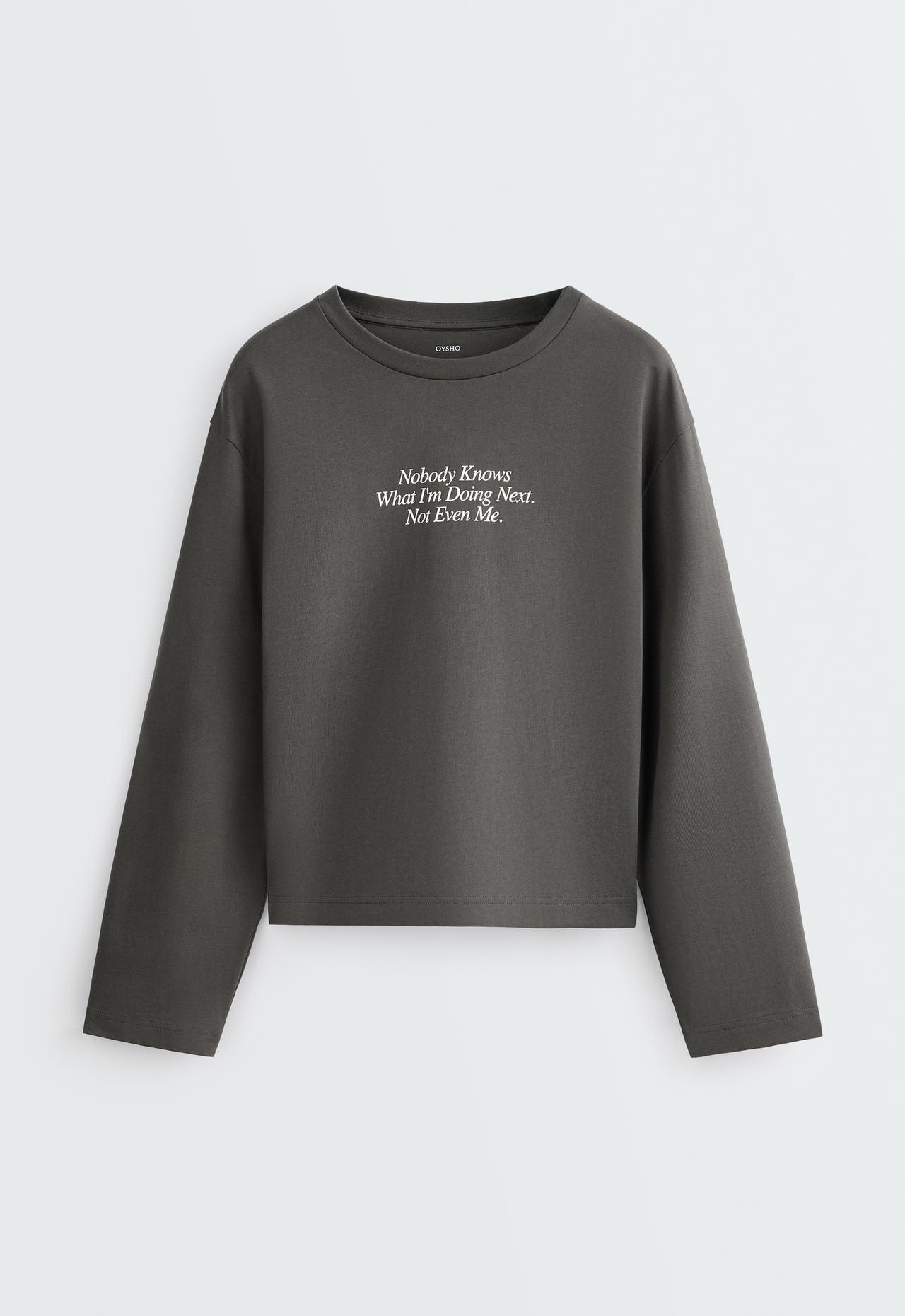 Relaxed long-sleeve 100% cotton t-shirt with text — CHARCOAL GREY