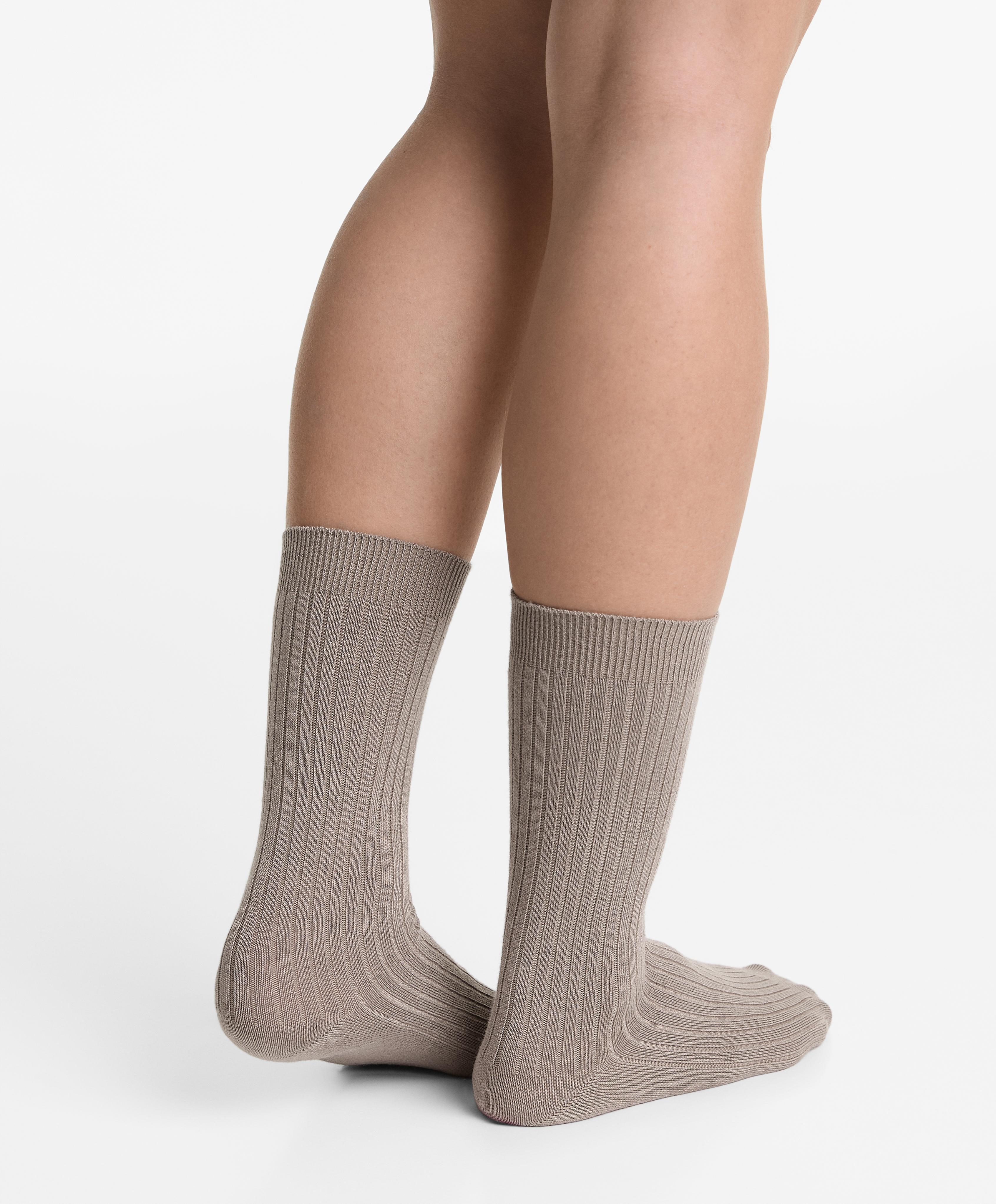 Modal blend classic socks with 13% cashmere — TAN