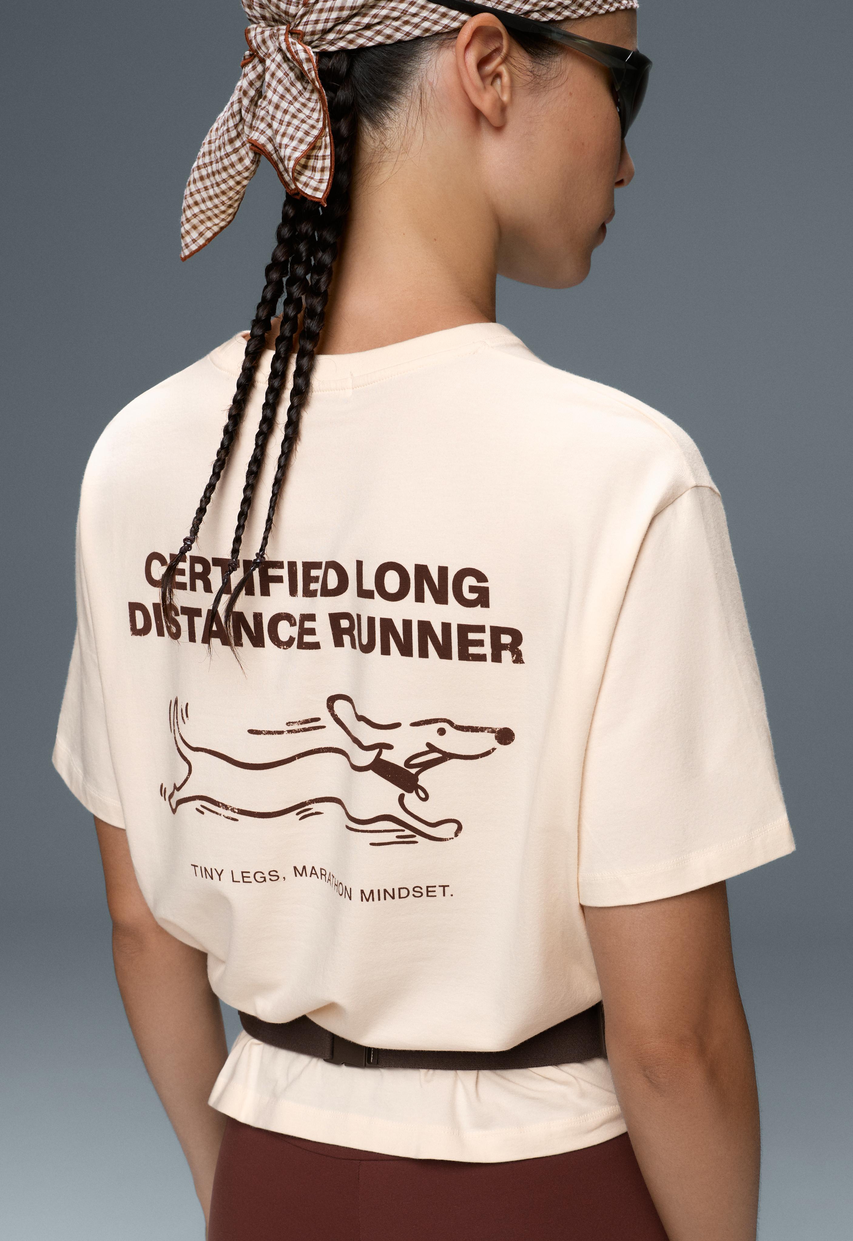 เสื้อยืดทรง boxy แขนสั้นผ้าฝ้ายผสม เสื้อยืดทรง boxy แขนสั้นผ้าฝ้ายผสม