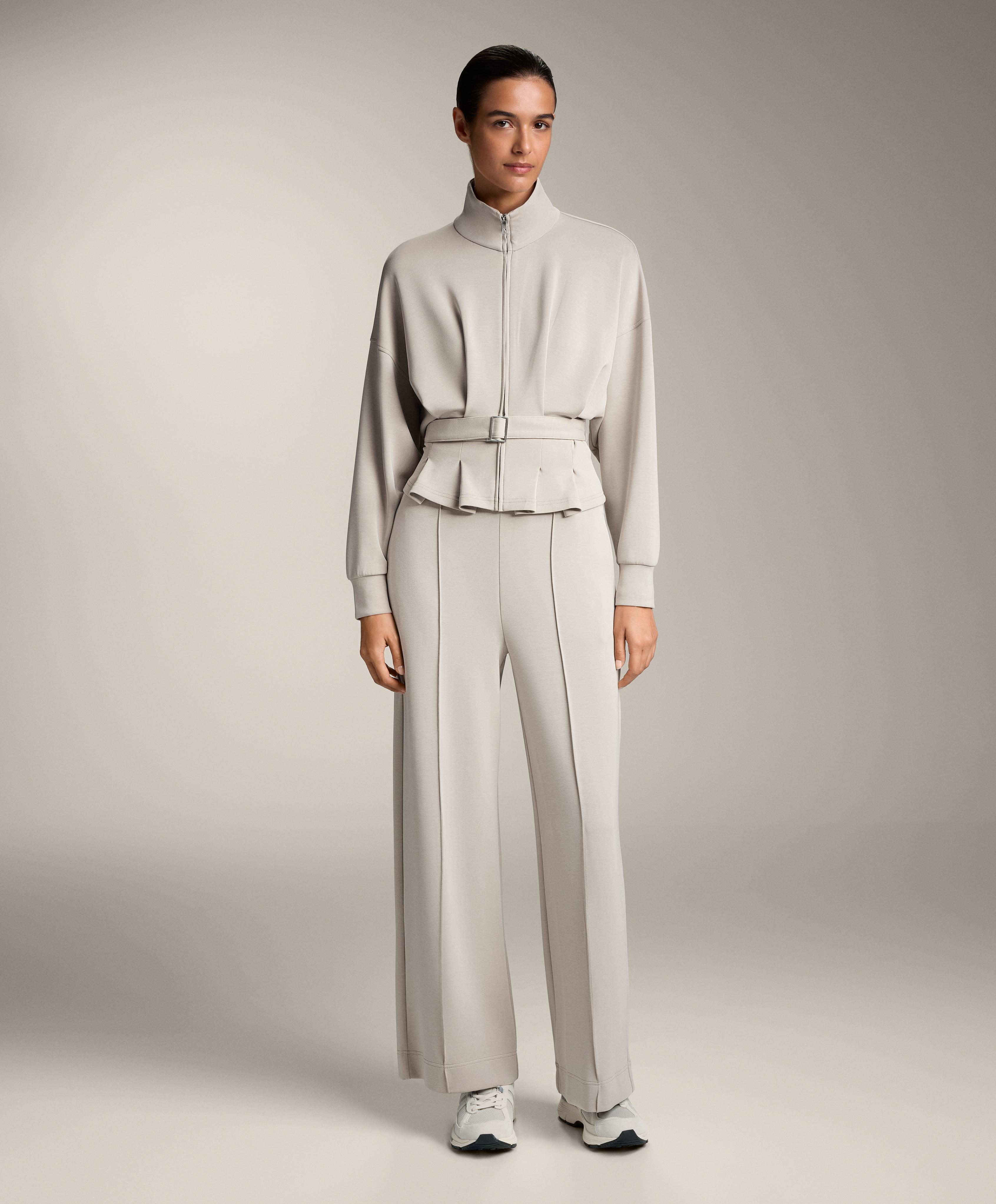 Total look wide leg pliegues con modal crudo