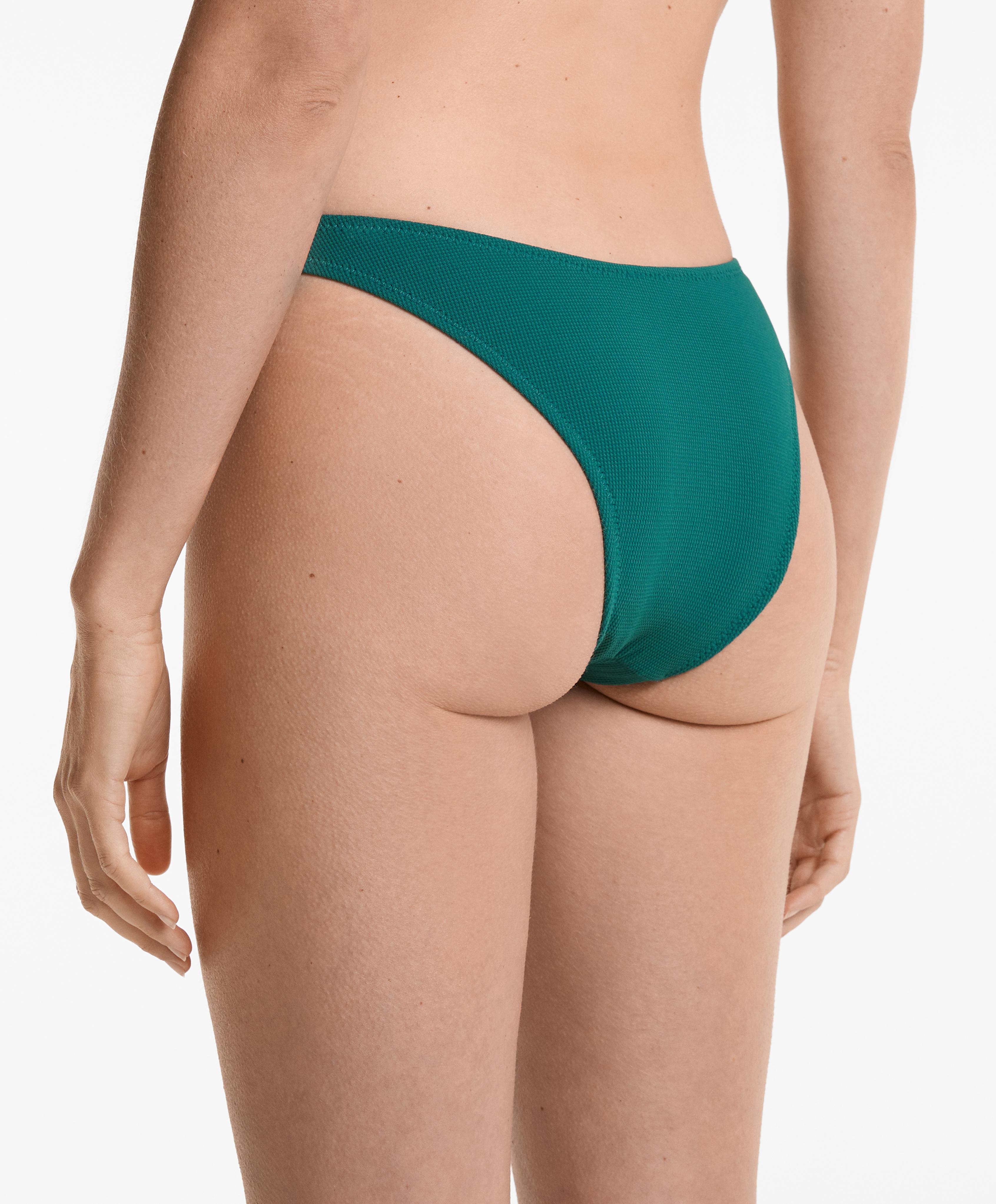 Bas de bikini à couvrance moyenne en piqué et coupe en U Bas de bikini à couvrance moyenne en piqué et coupe en U
