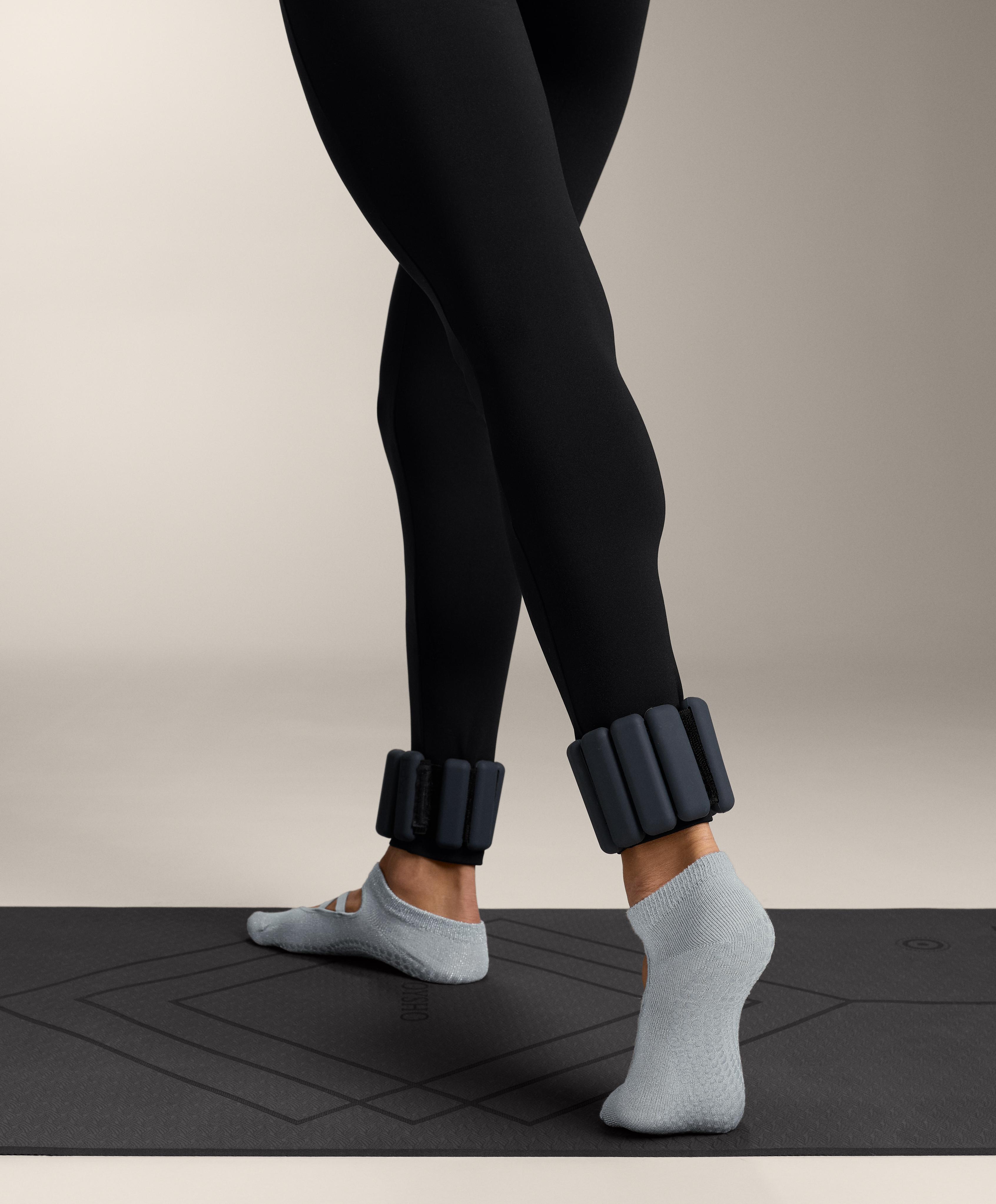 2 pairs of metallic thread crossover strap cotton blend yoga and Pilates socks — BLACK