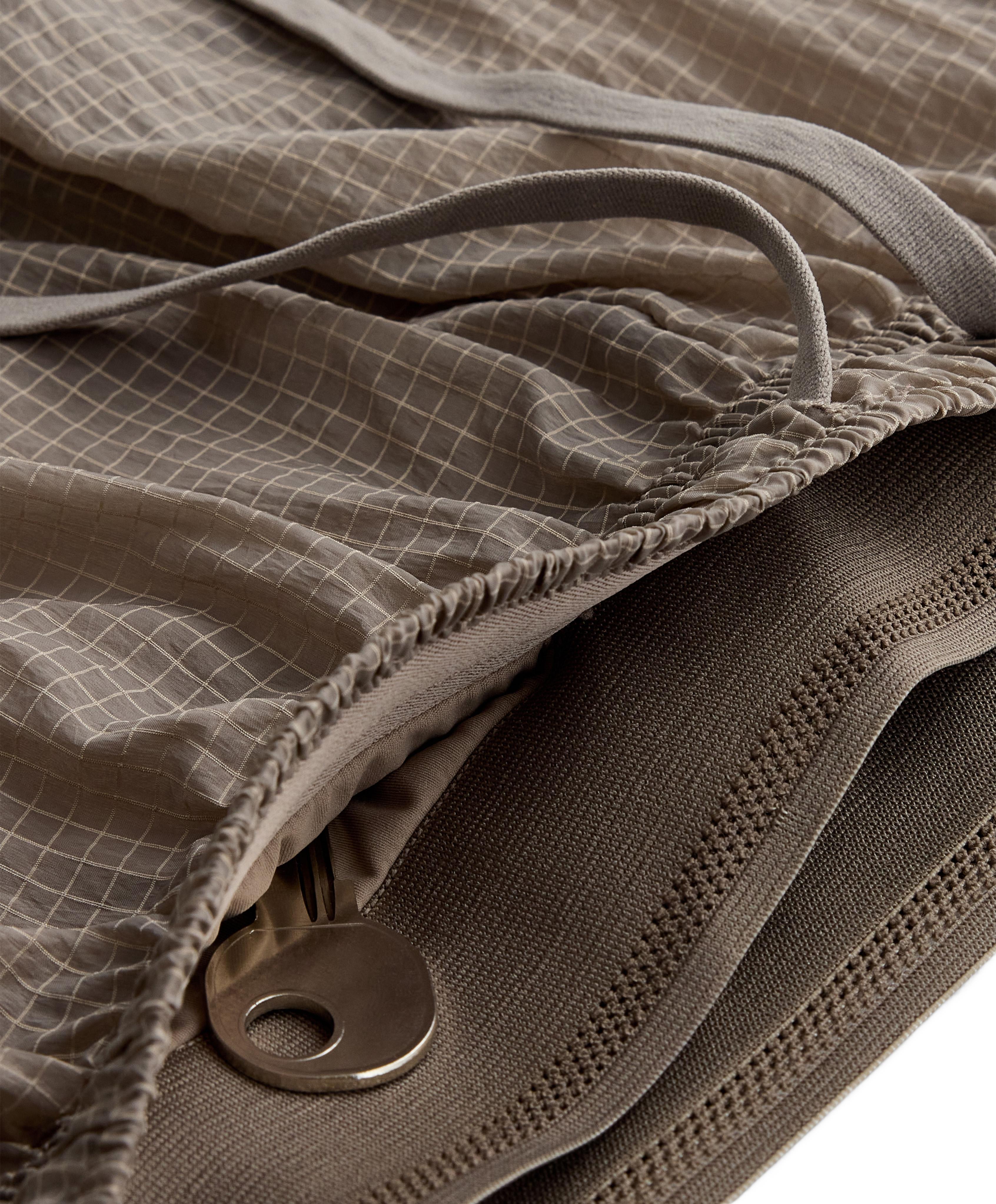 Technical 2-in-1 checked mid-rise shorts — MINK GREY