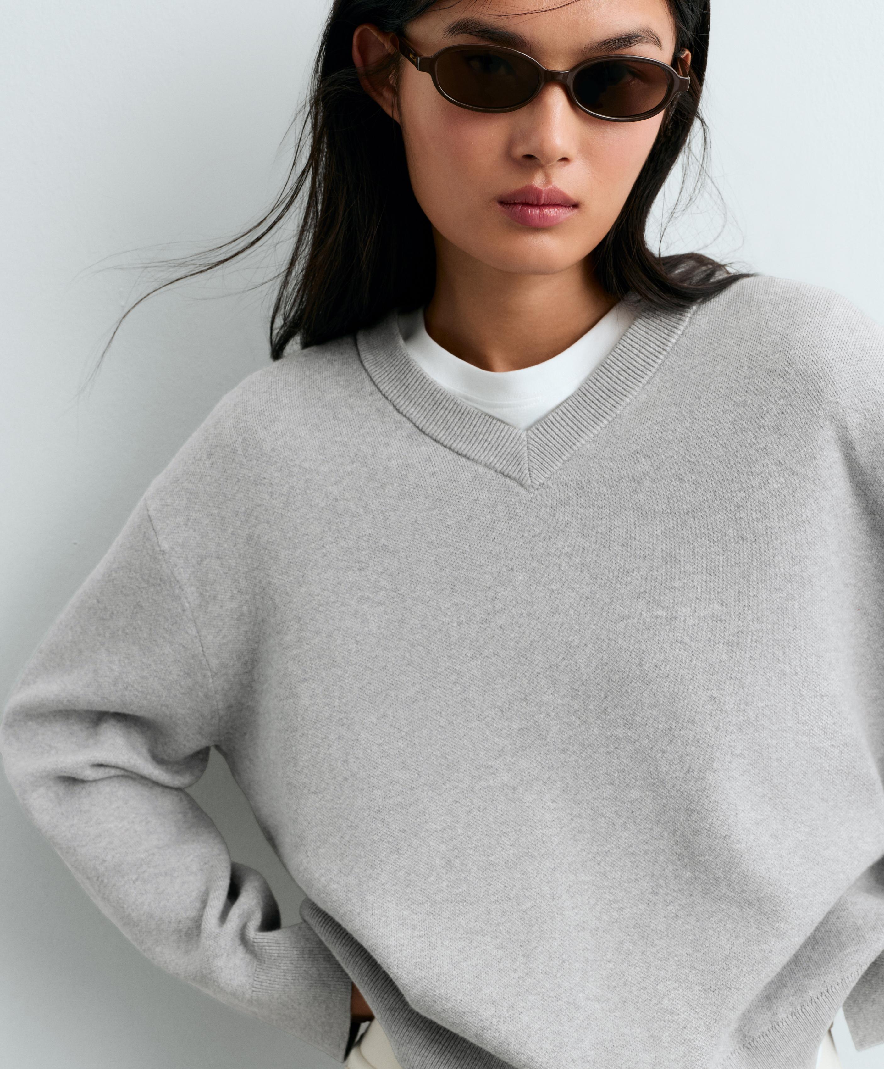 Cotton blend V-neck knit jumper — PALE GREY