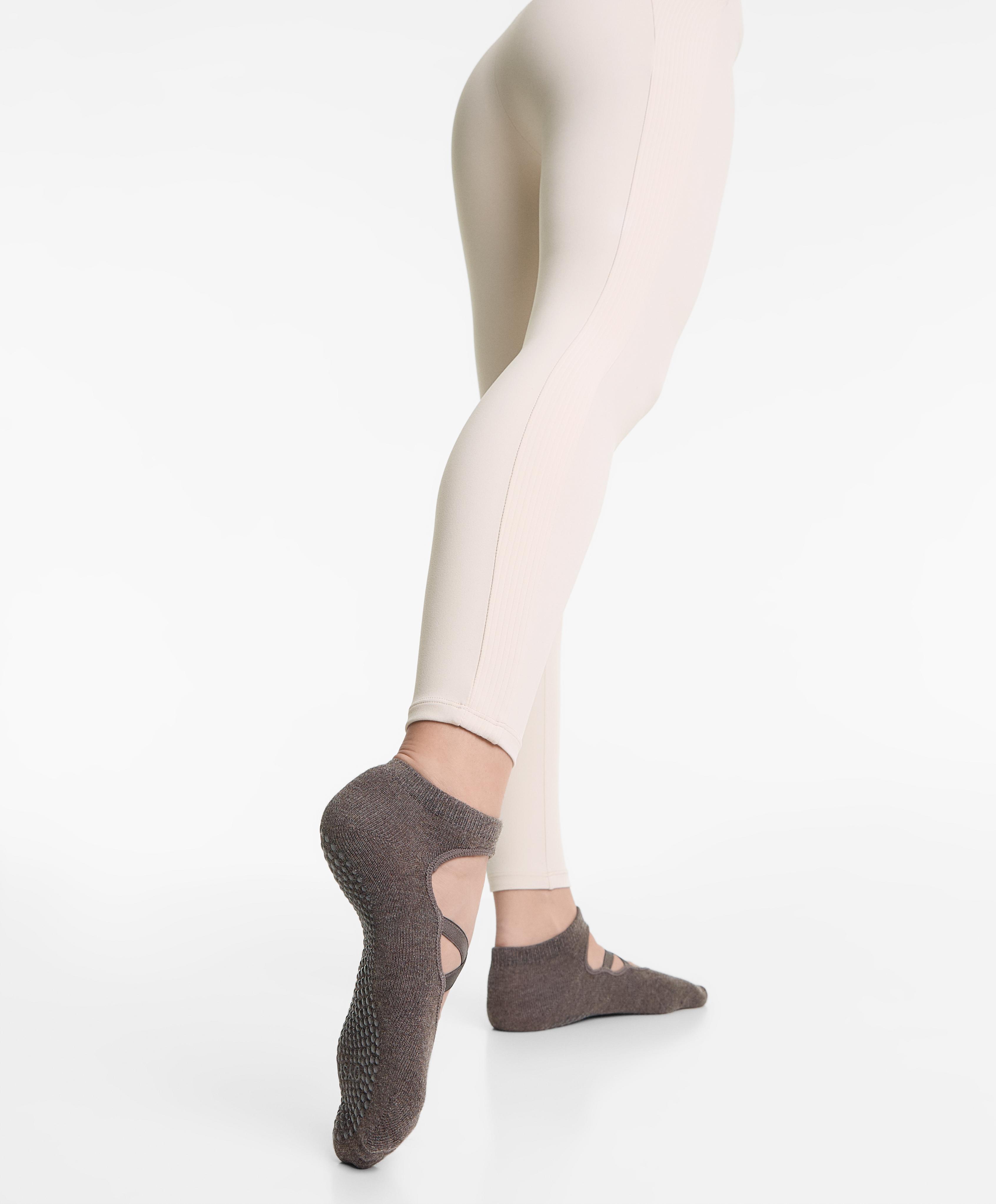 2-pack cotton blend yoga & Pilates socks with crossover straps 2-pack cotton blend yoga & Pilates socks with crossover straps