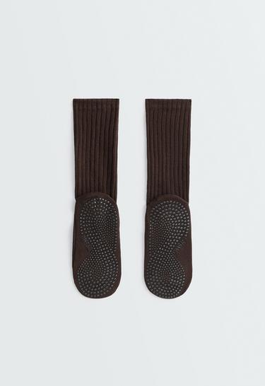 Long padded Classic yoga and Pilates sock, cotton blend with double straps — CHOCOLATE       2