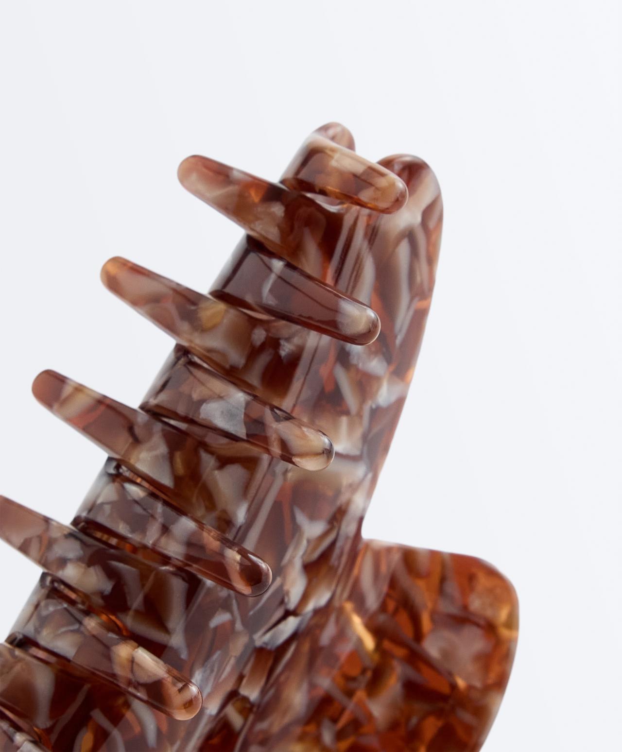 Large tortoiseshell hair clip — FIG