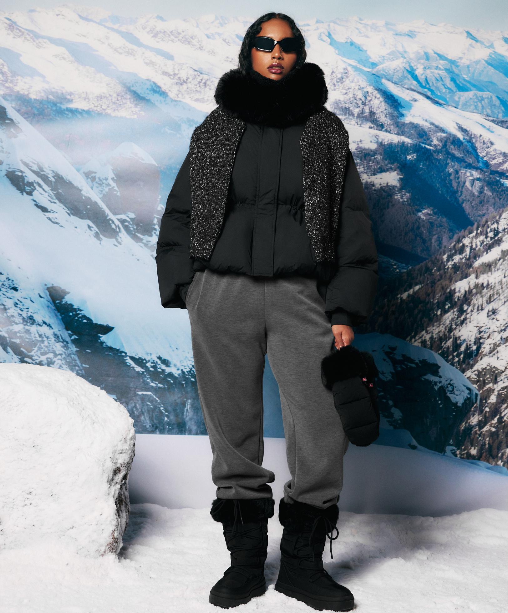 Short 100% down padded jacket — BLACK