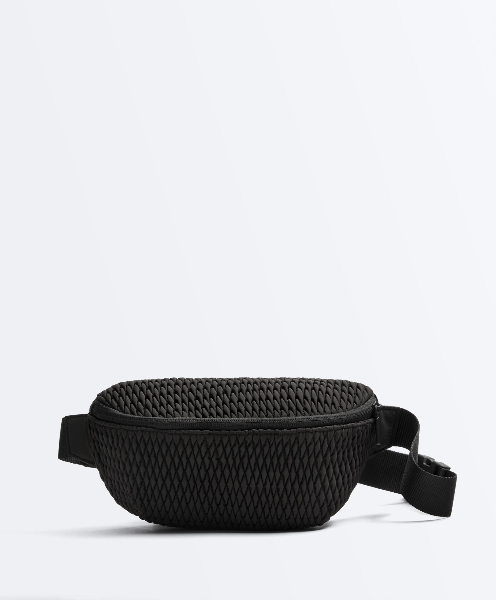 Padded belt bag — BLACK