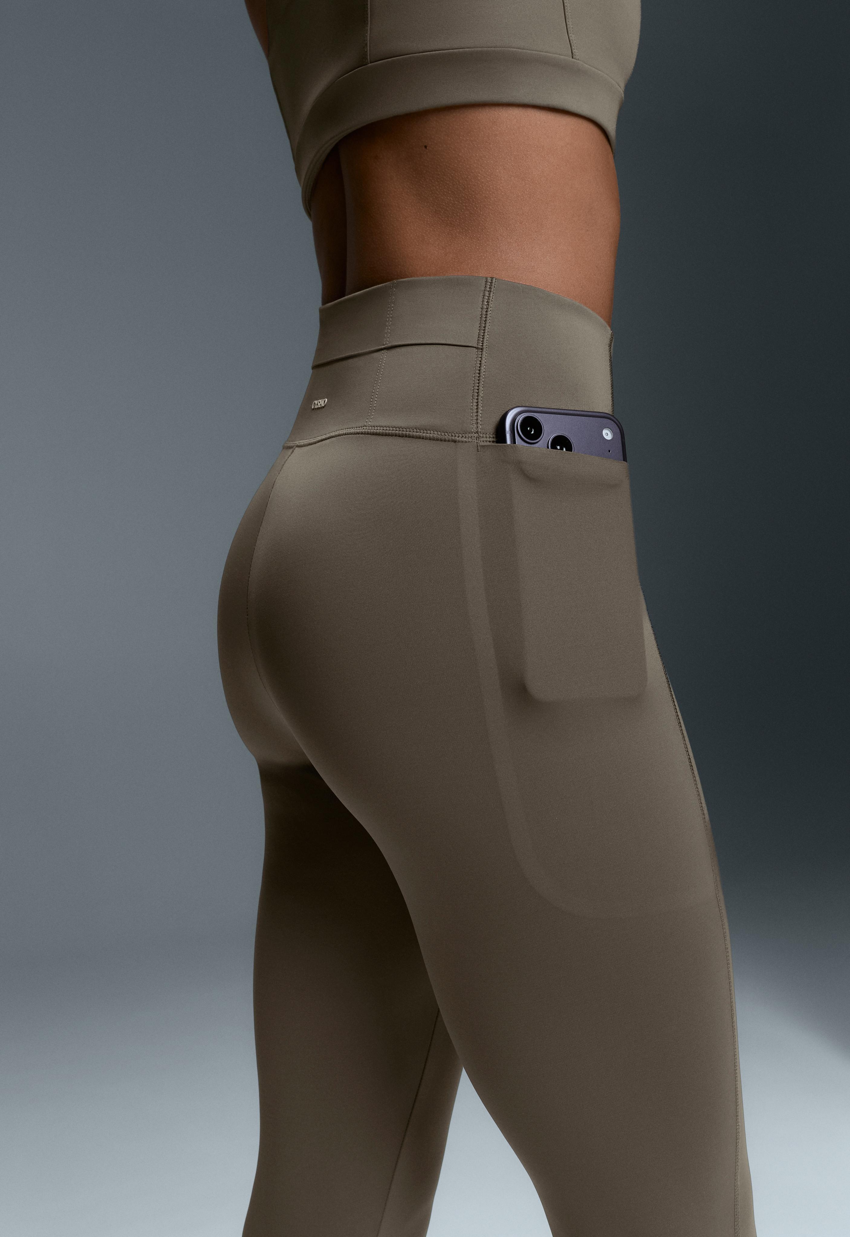 Ankle-length High rise Rapid Dry leggings with pockets