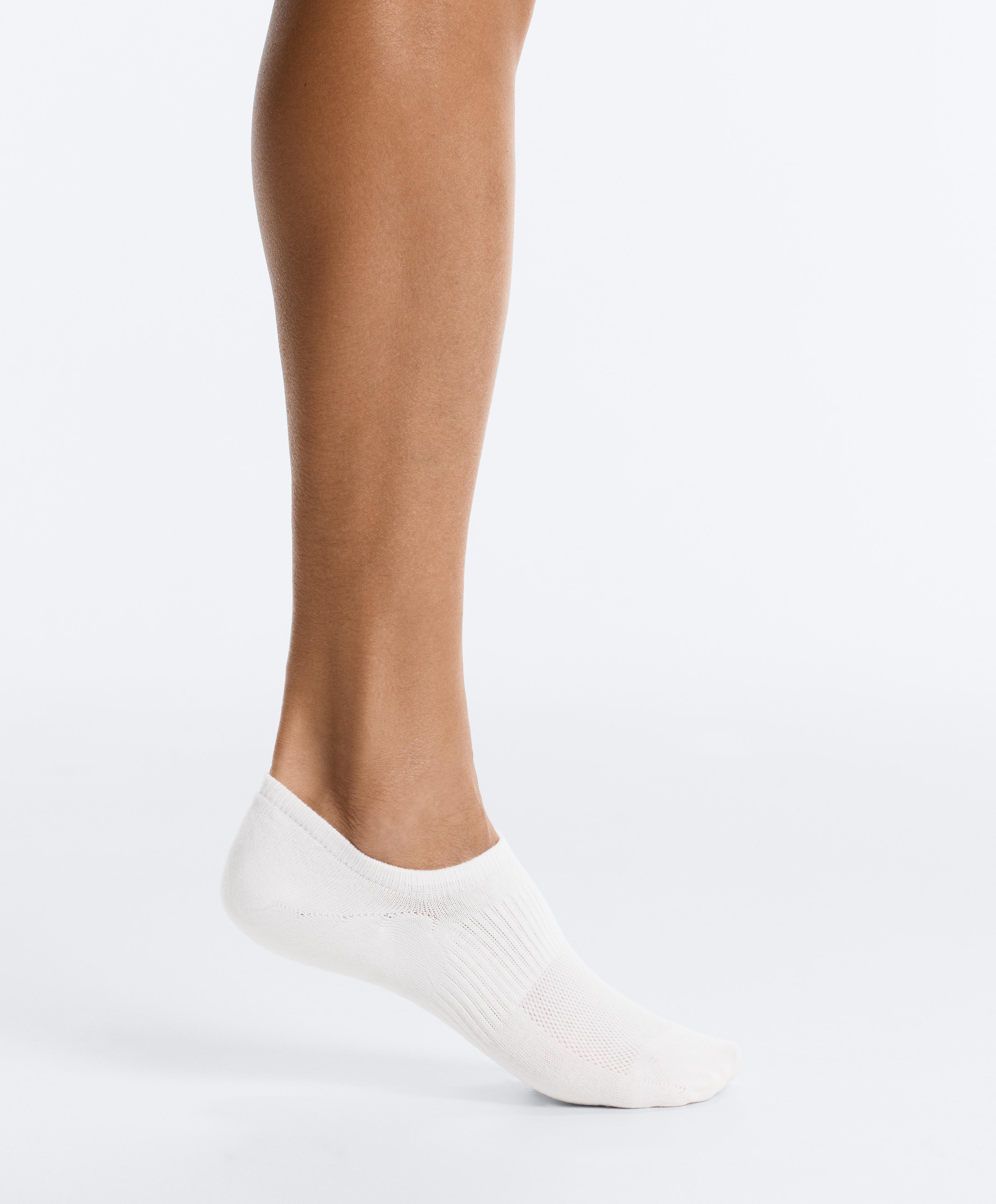 3 pairs of high-cut cotton blend invisible sports socks — PALE MINK