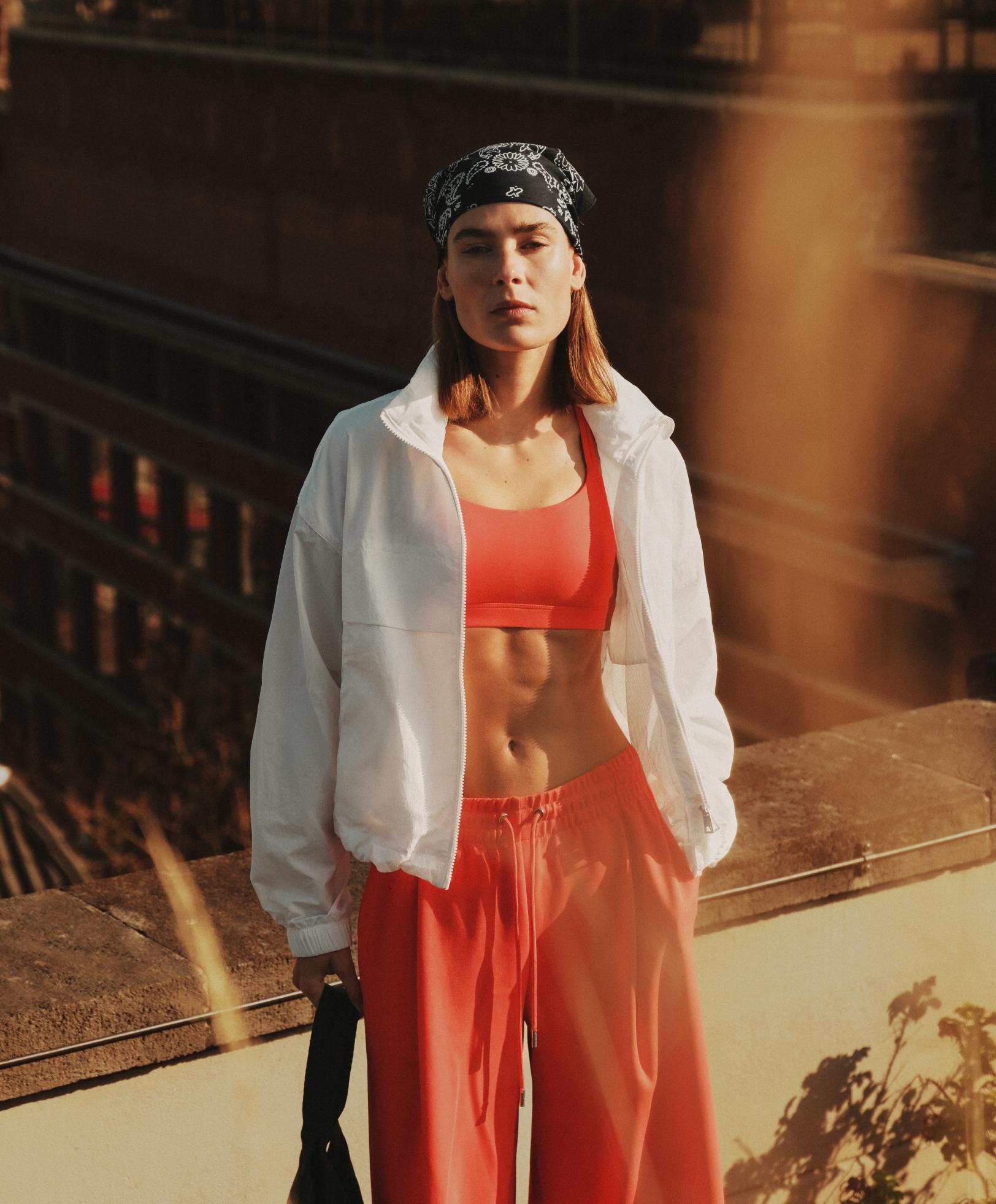 Comfortlux low-support crossover strap sports bra — BRIGHT ORANGE