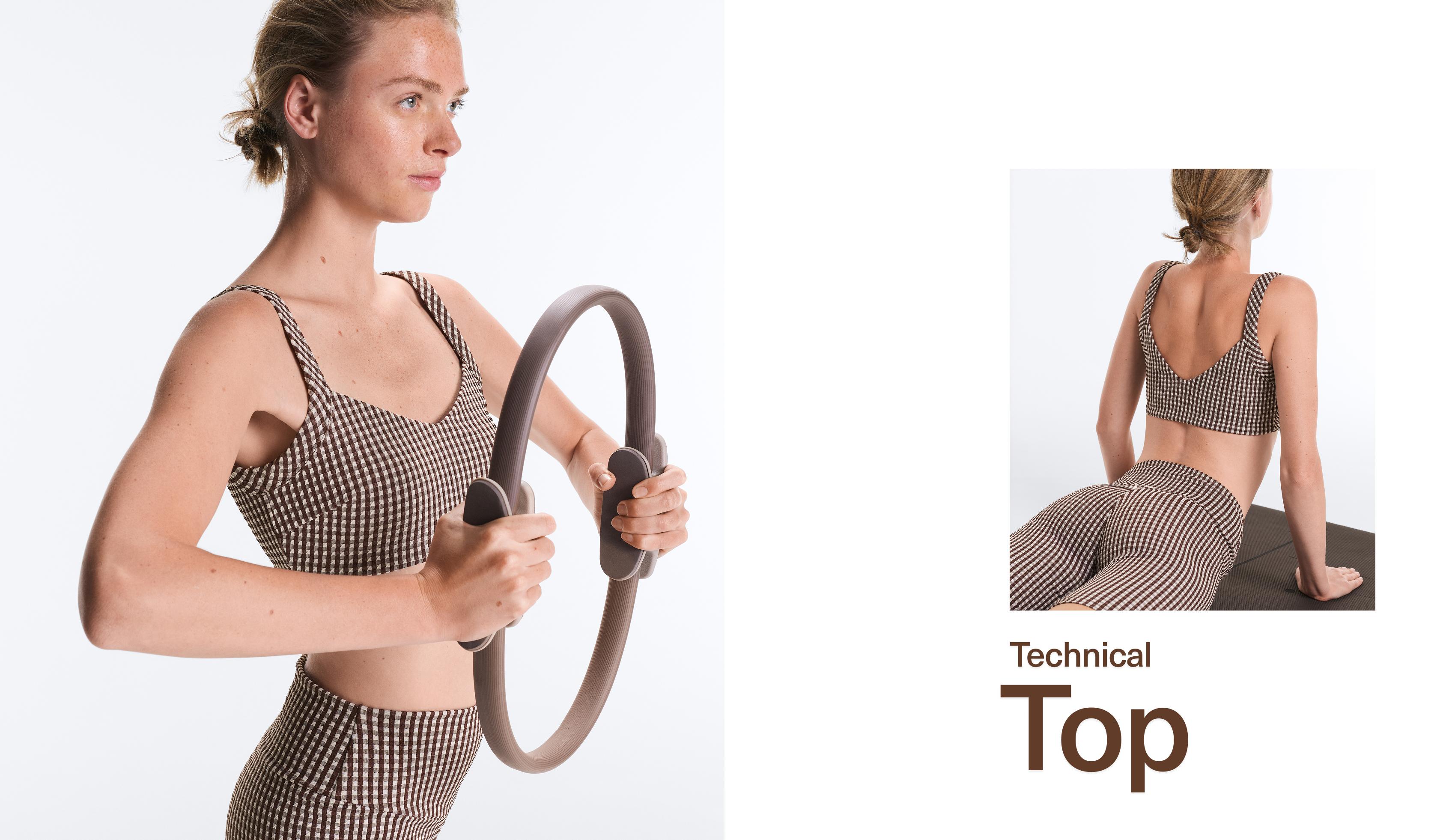Medium-support gingham sports bra — DARK REDDISH‑BROWN