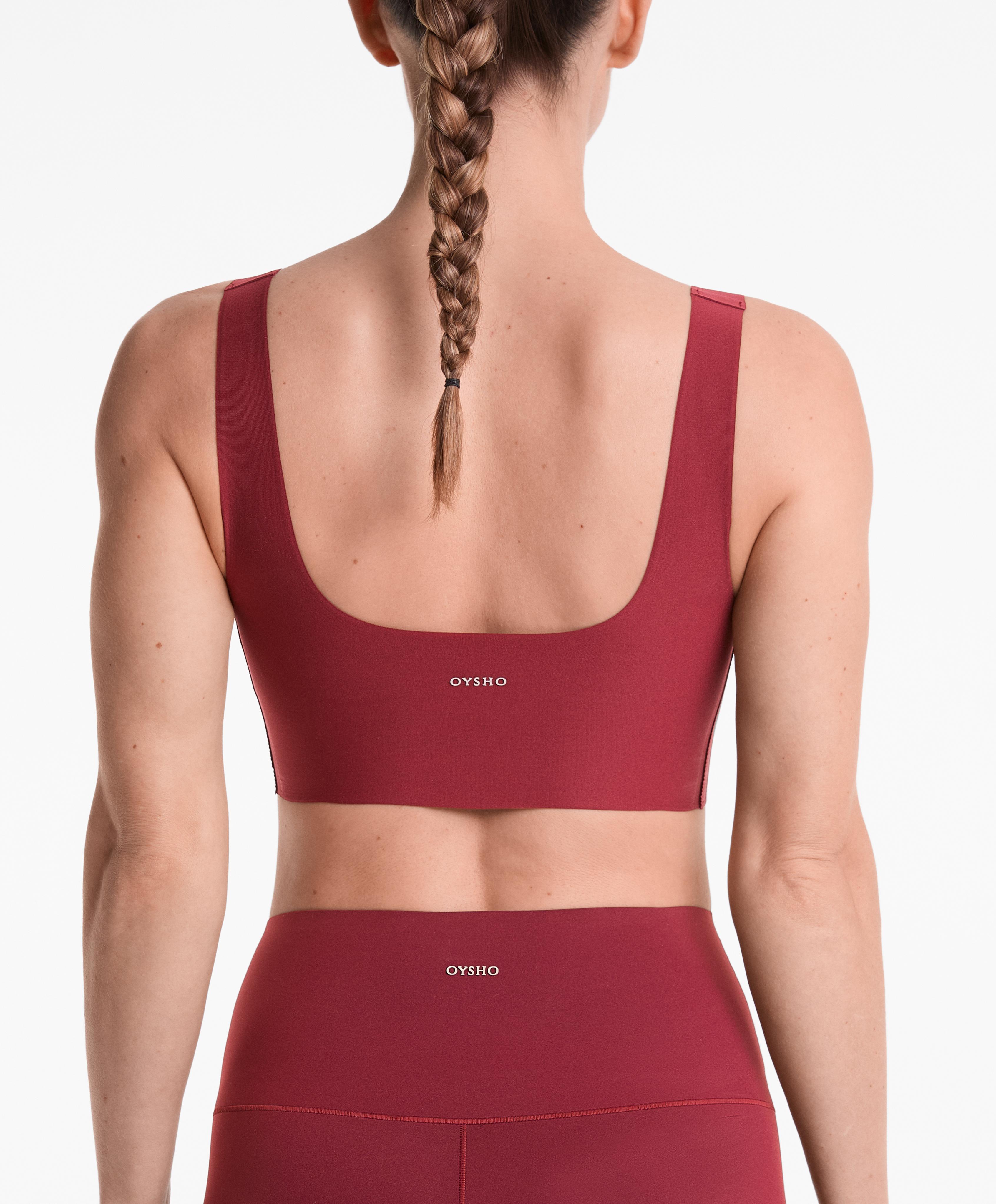 Perfect-adapt medium-support sports bra with cups