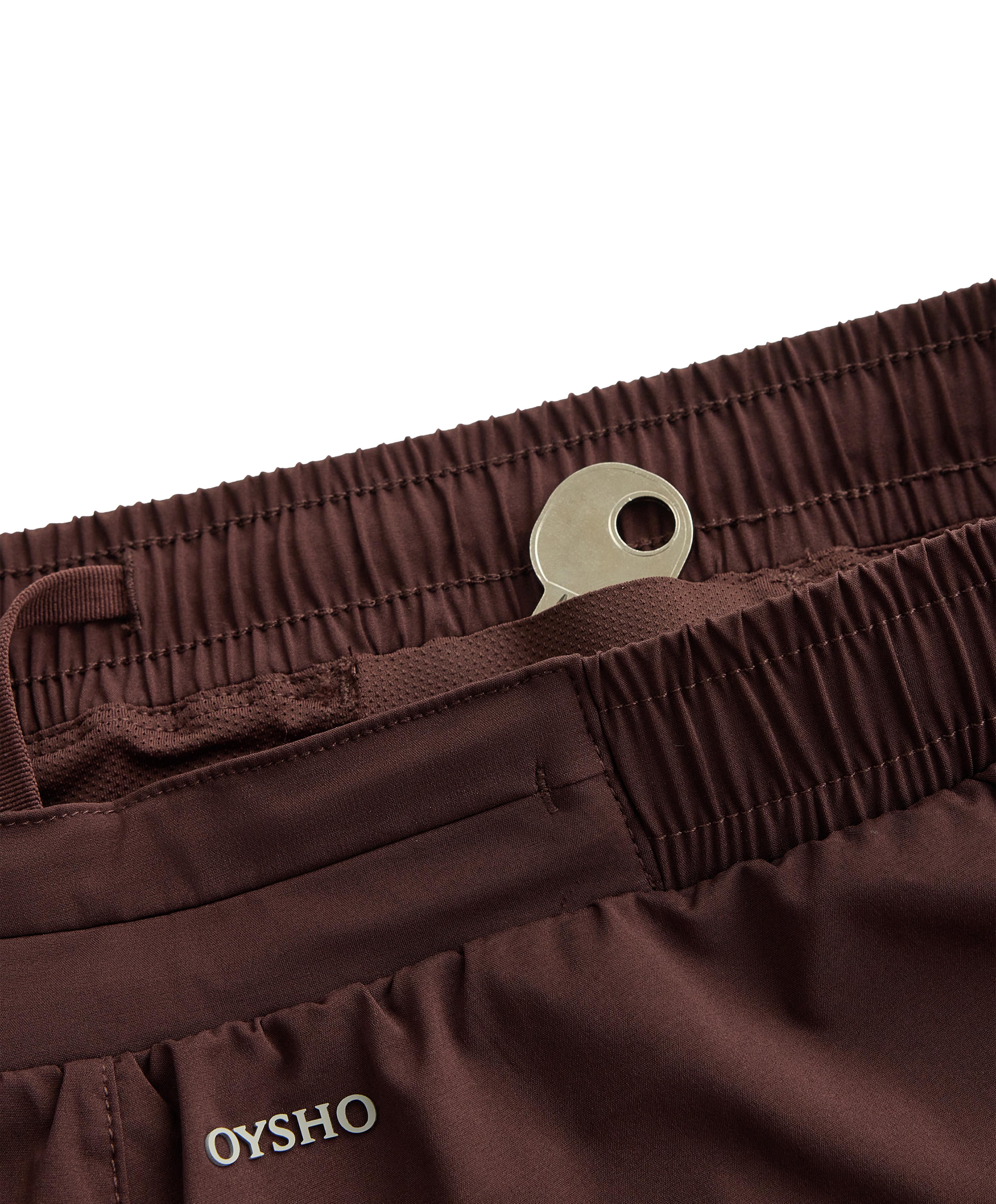 6cm low-rise technical shorts — CHOCOLATE