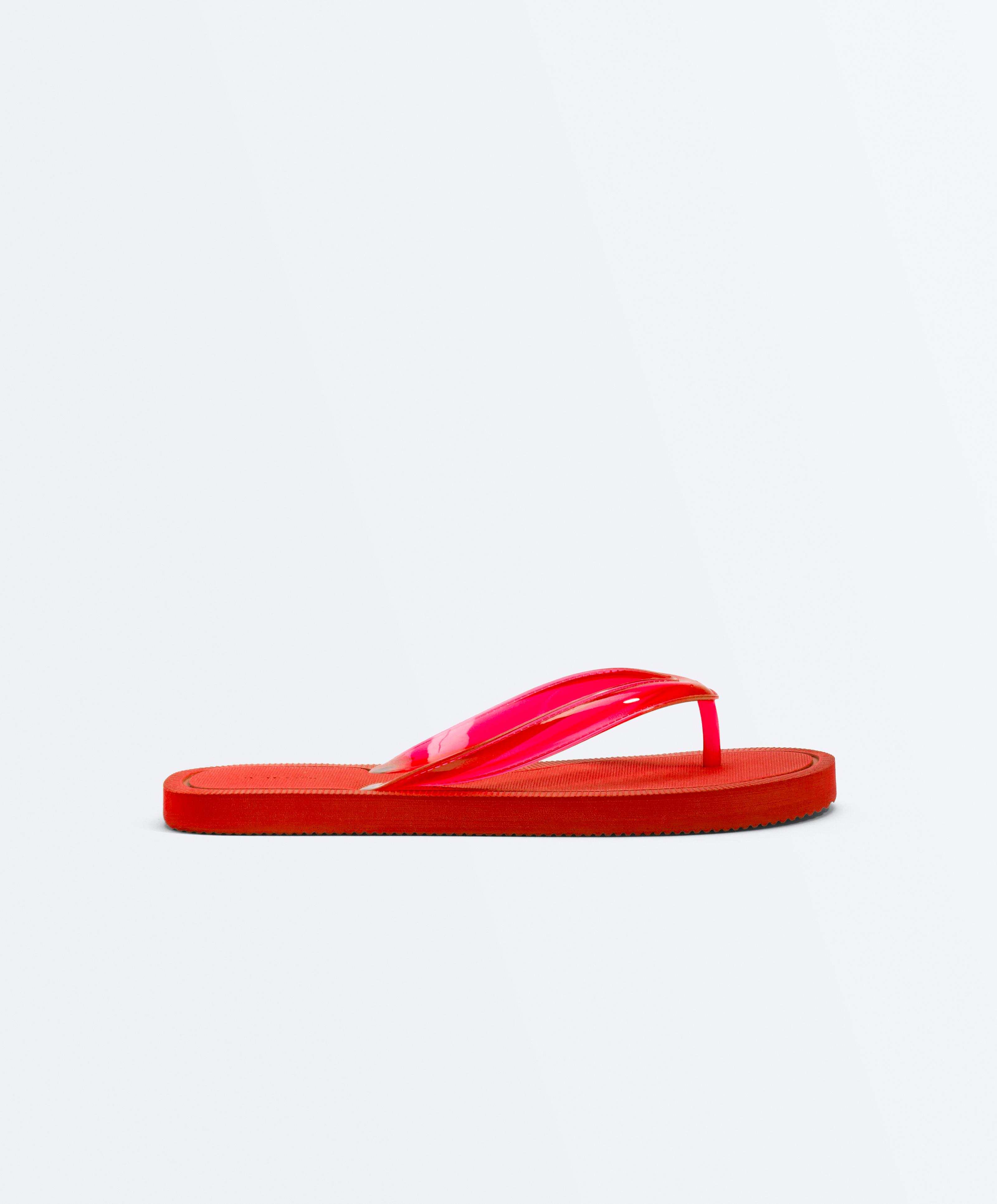 Strukturierte Badesandalen