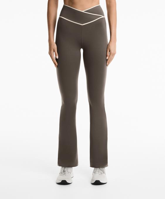 Perfect-adapt crossover V-cut waist flare trousers