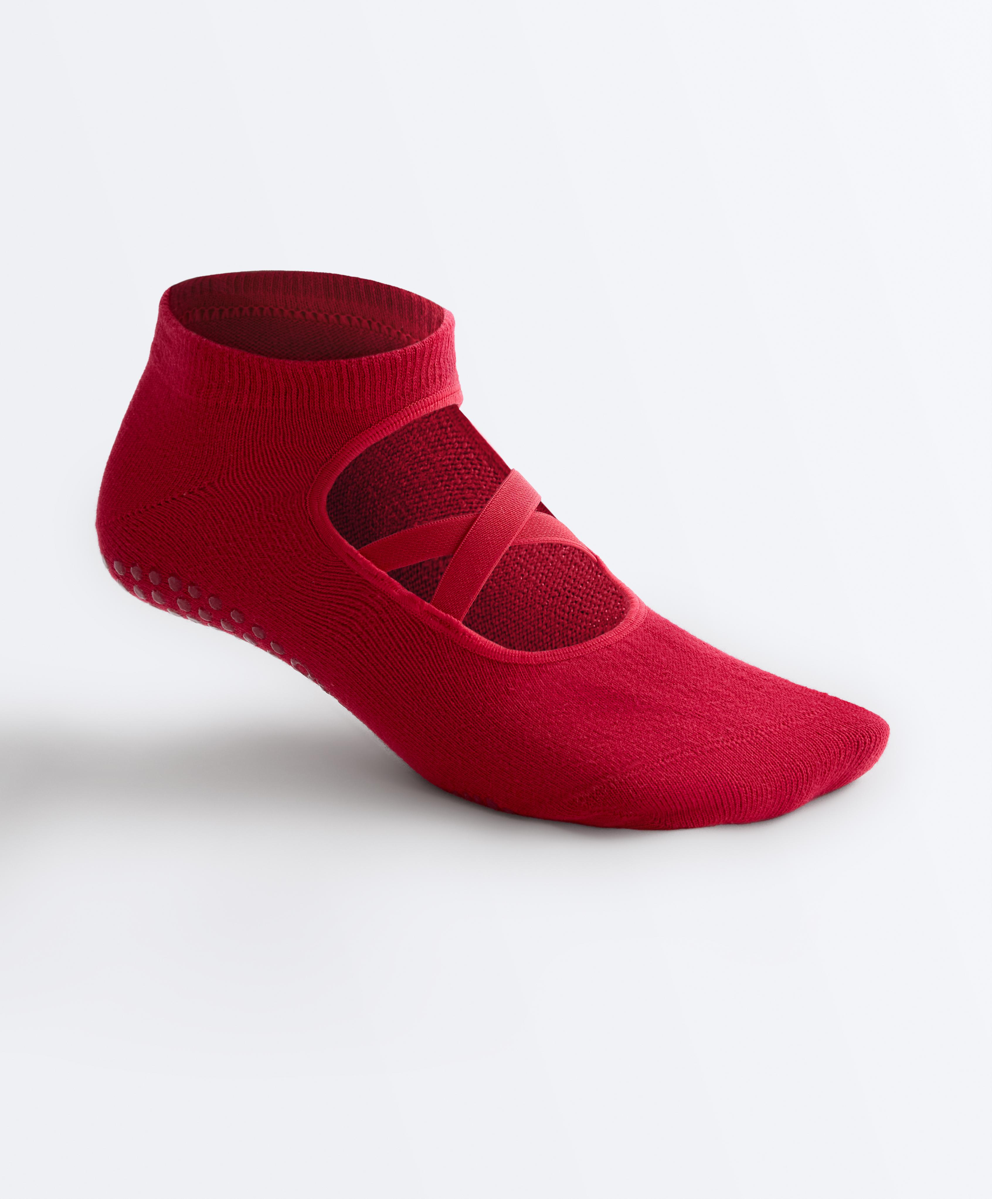 2 pairs of cotton blend yoga and Pilates sneaker socks with crossover straps — RED