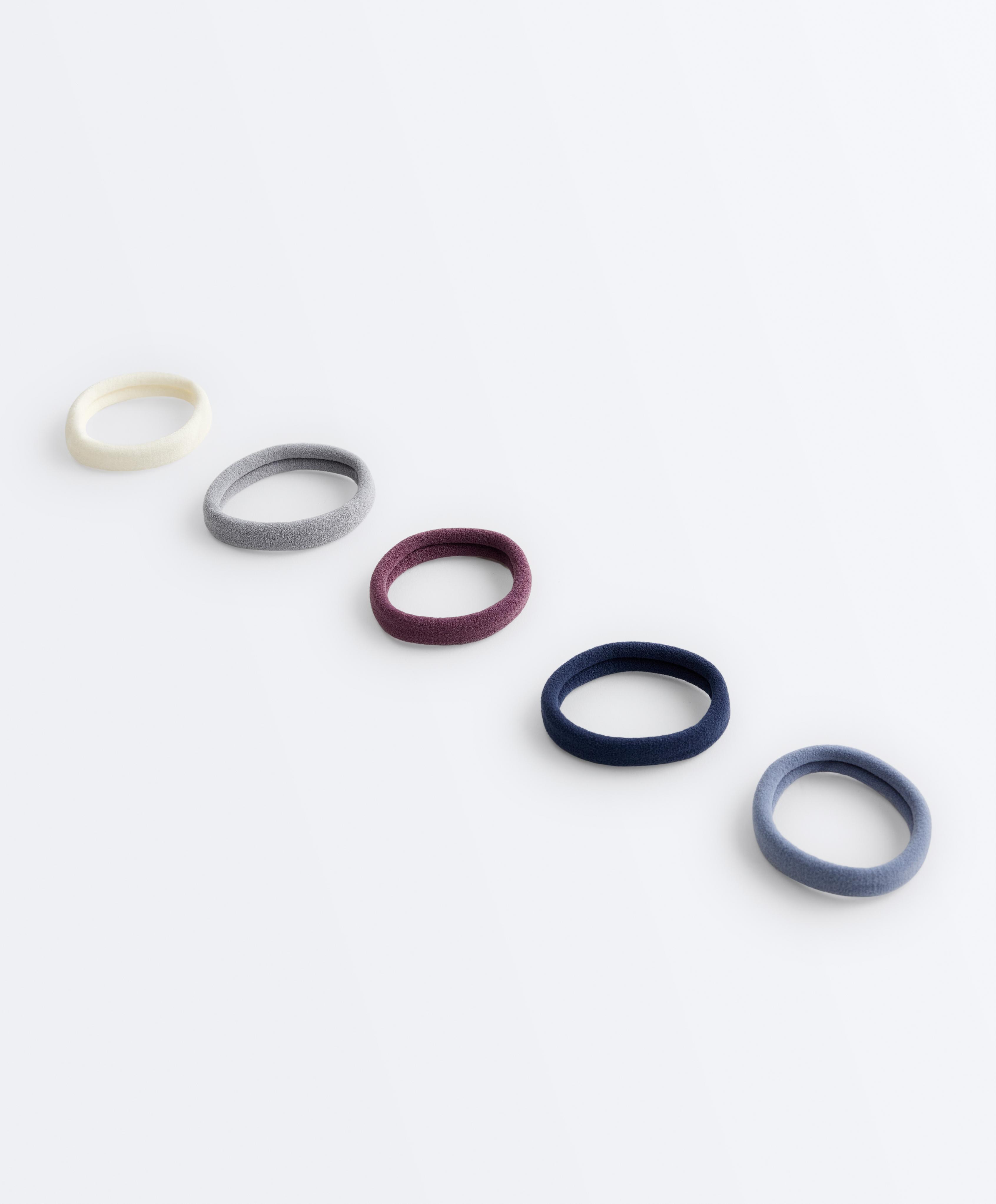 5 glatkih gumica za kosu