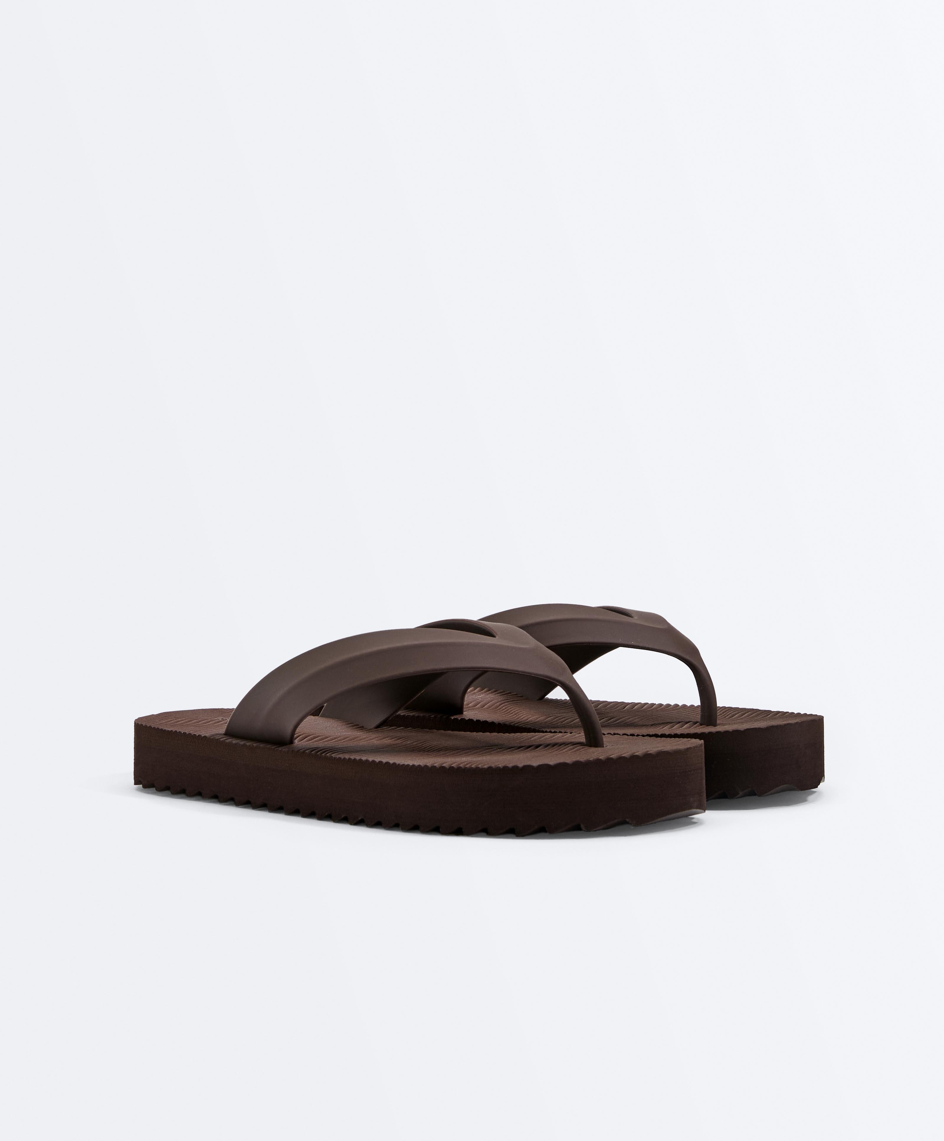 Пляжные сандалии на платформе с текстурой Пляжные сандалии на платформе с текстурой