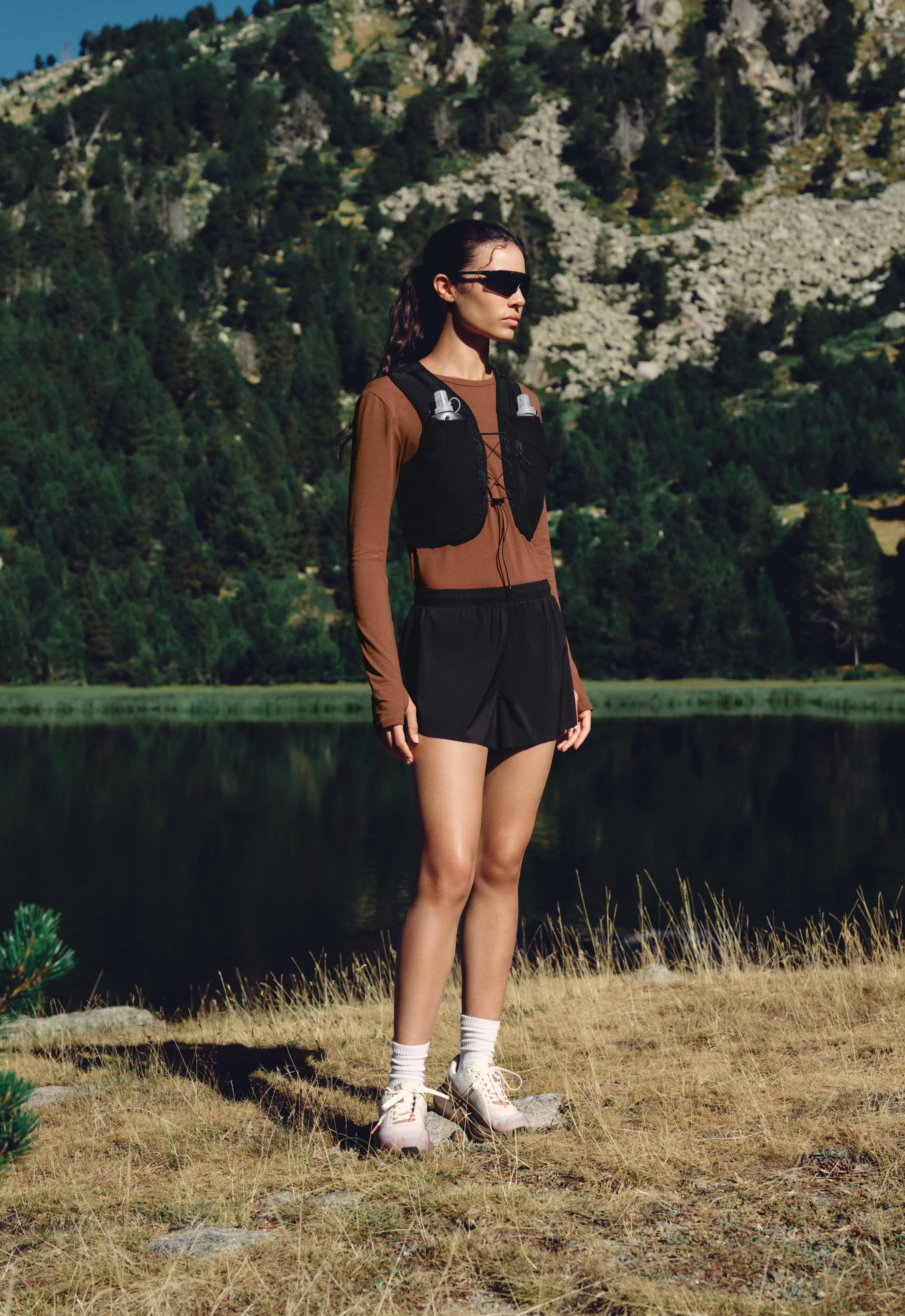6cm low-rise technical shorts — BLACK
