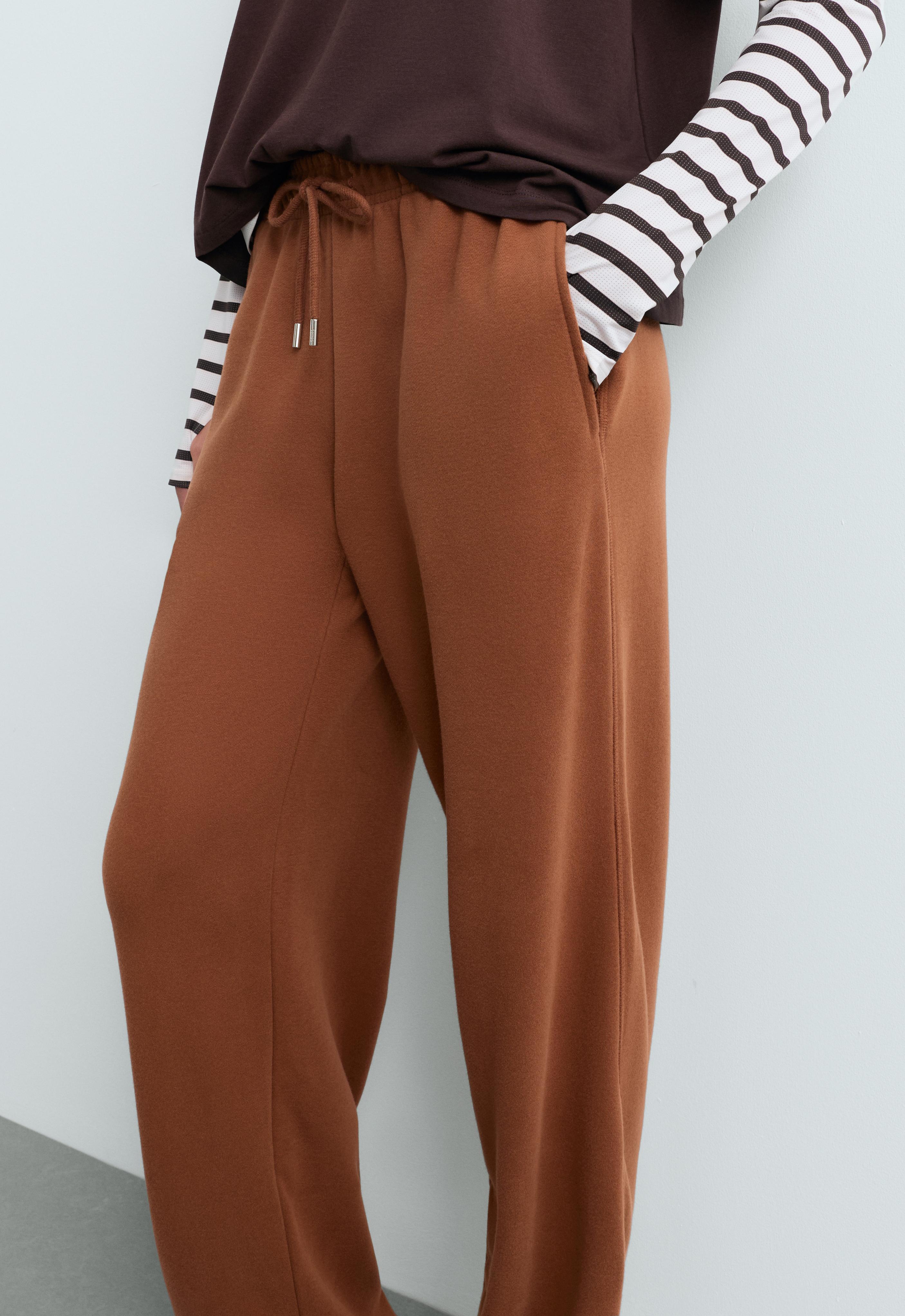 Cotton blend fleece straight-leg trousers — DARK CAMEL