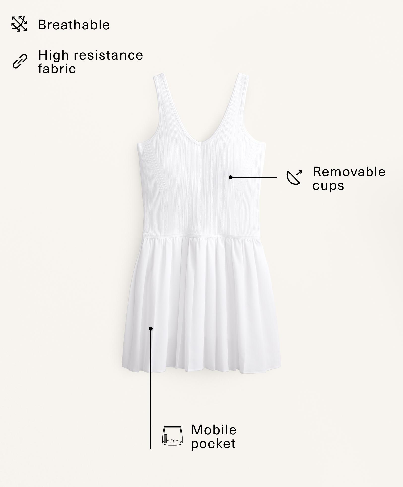 Robe courte plissée
